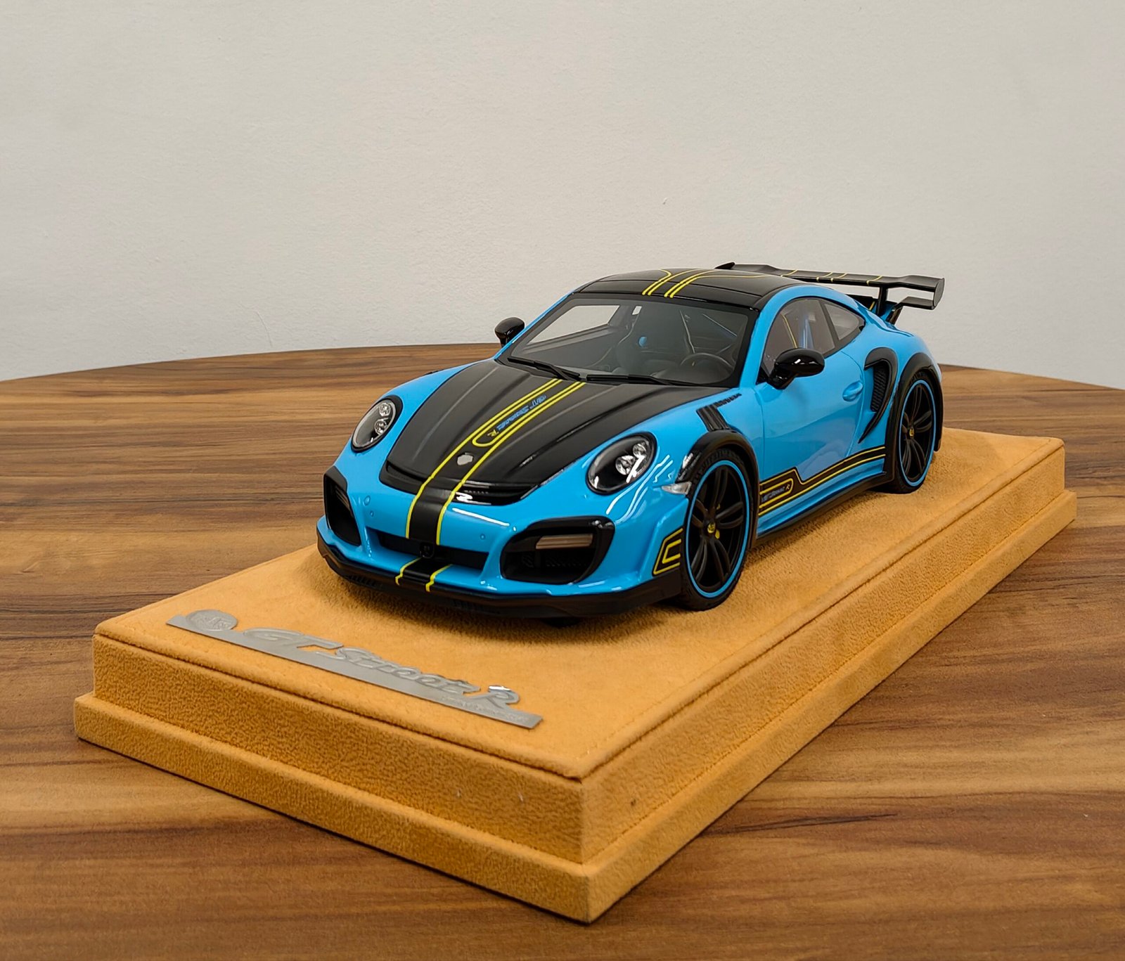 Porsche 911 Techart GT Street R 1:18 Blue