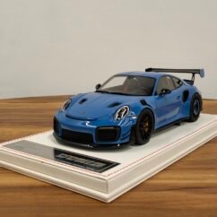 Porsche 911 gt2rs mr (neptune blue) 1:18