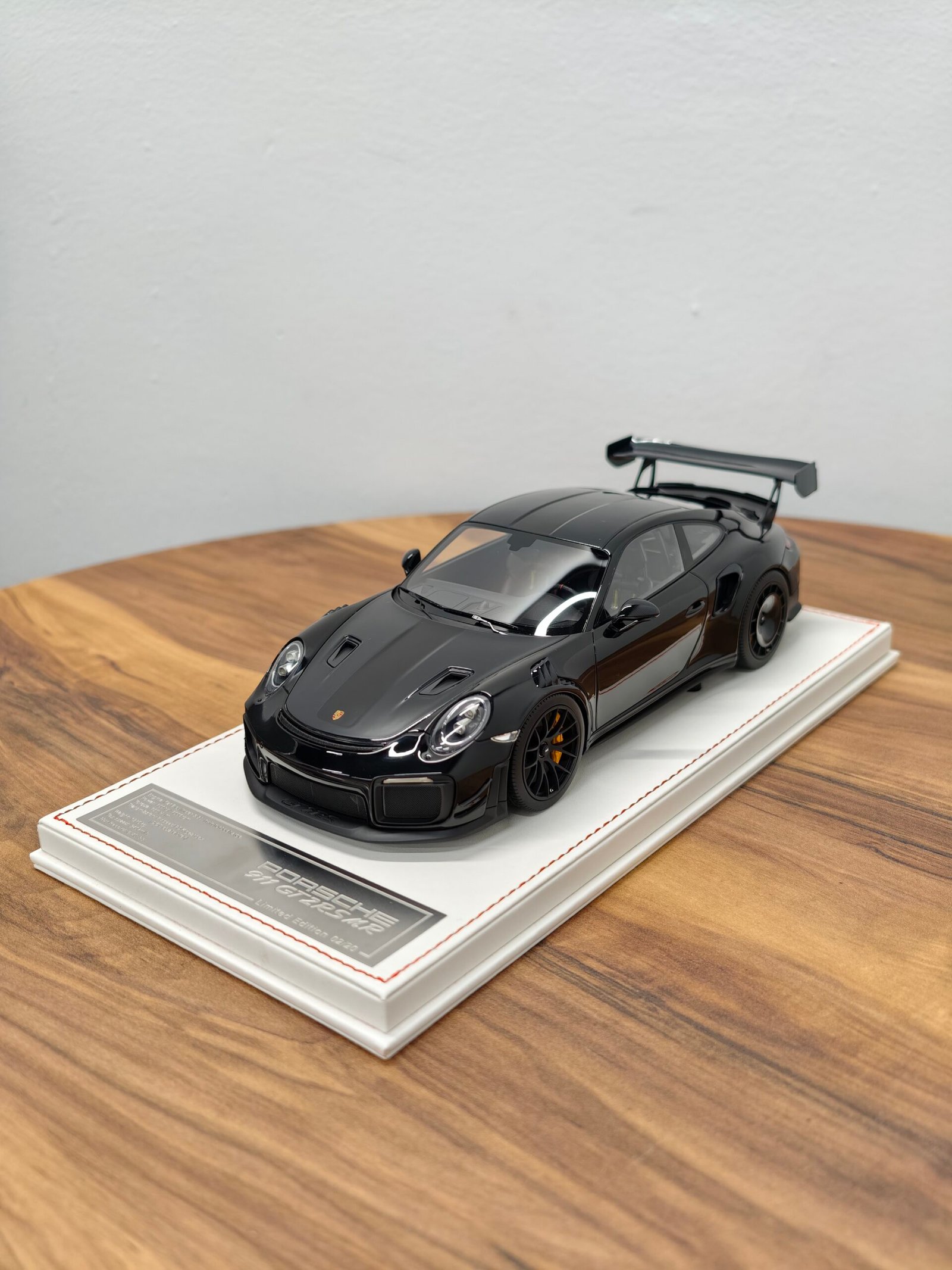 Porsche 911 GT2 RS MR 1:18 Black