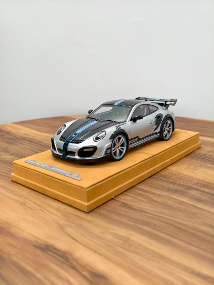 Porsche 911 Tech-Art GT Street R 1:18 Silver