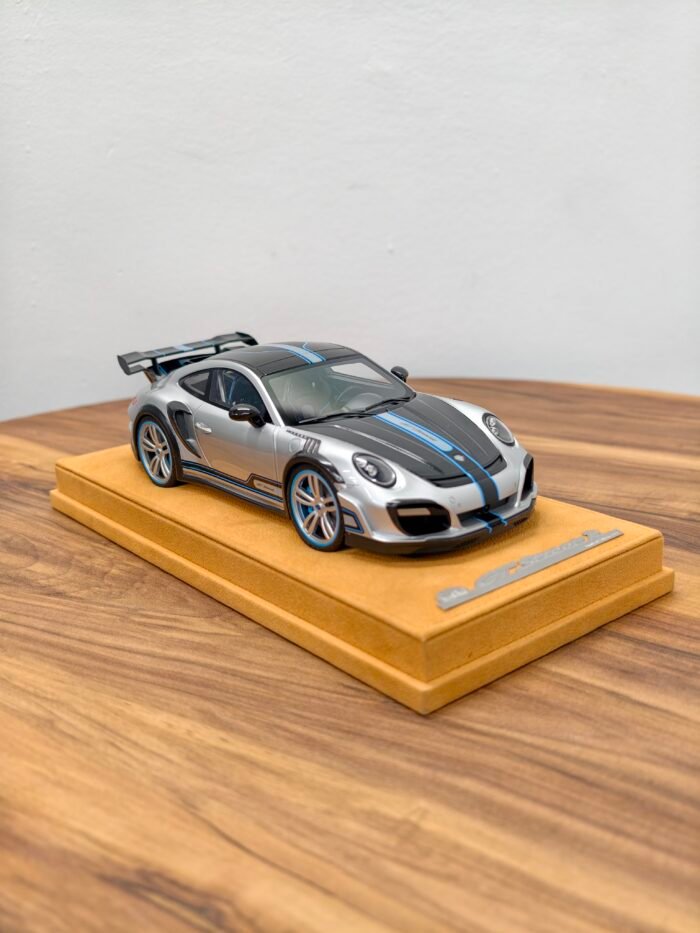 Porsche 911 Tech-Art GT Street R 1:18 Silver - Image 4