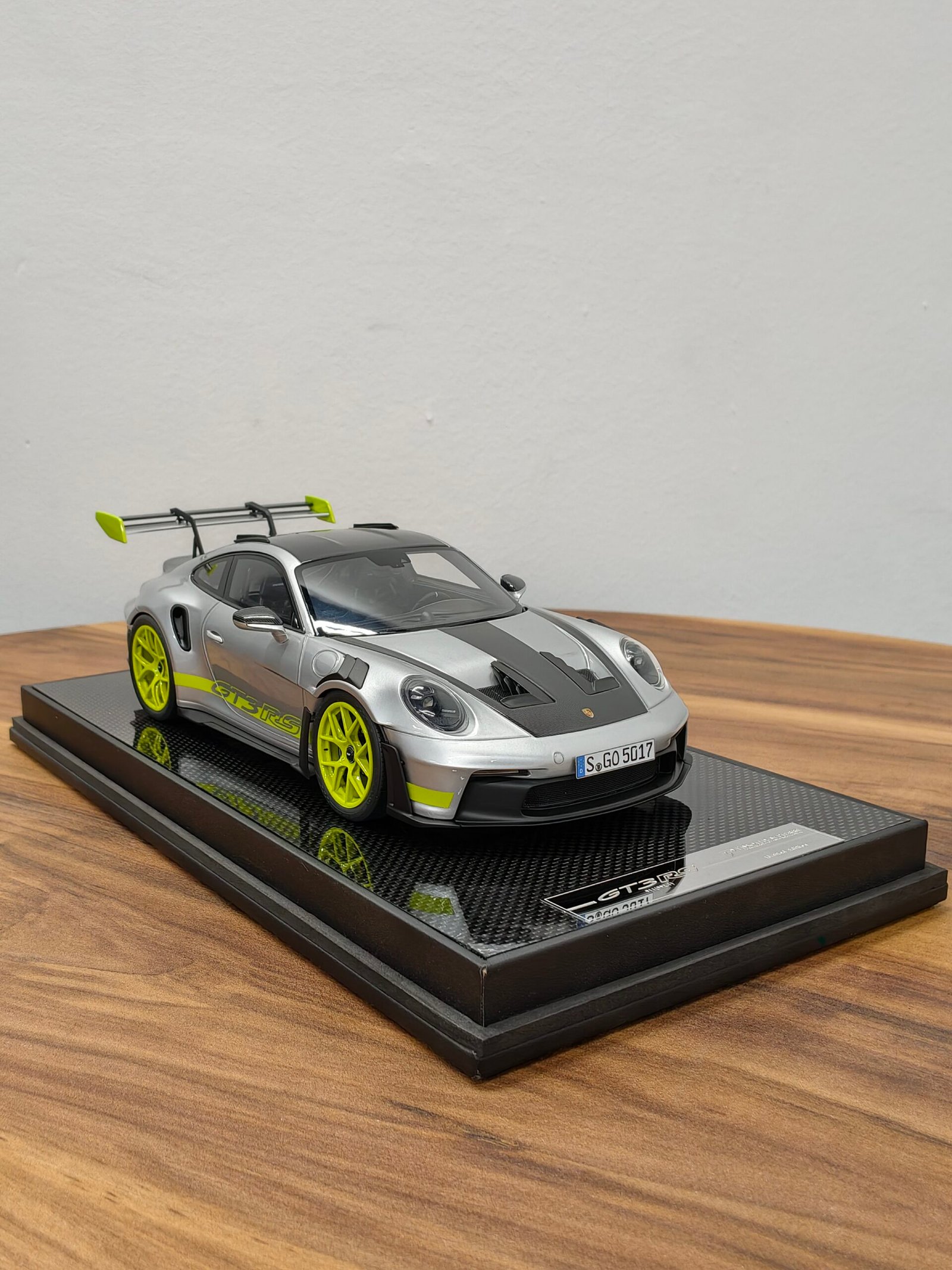 Porsche 911 (992.1) GT3 RS 1:18 Silver - Image 2
