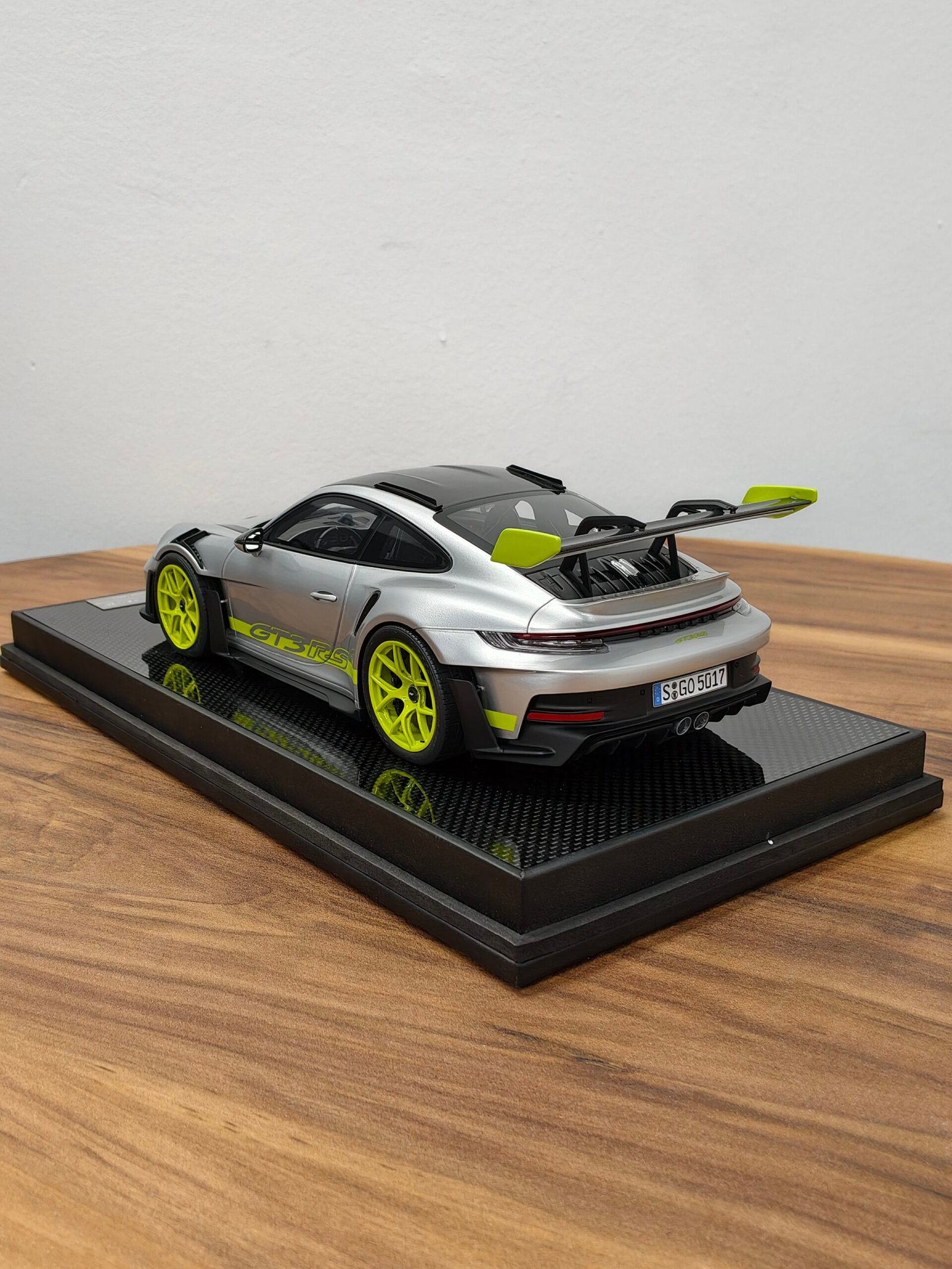 Porsche 911 (992.1) GT3 RS 1:18 Silver - Image 4