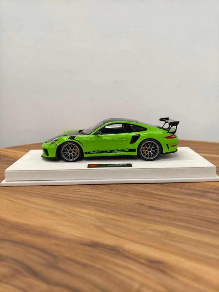Porsche 911 (991.2) GT3 RS 1:18 Green - Image 3