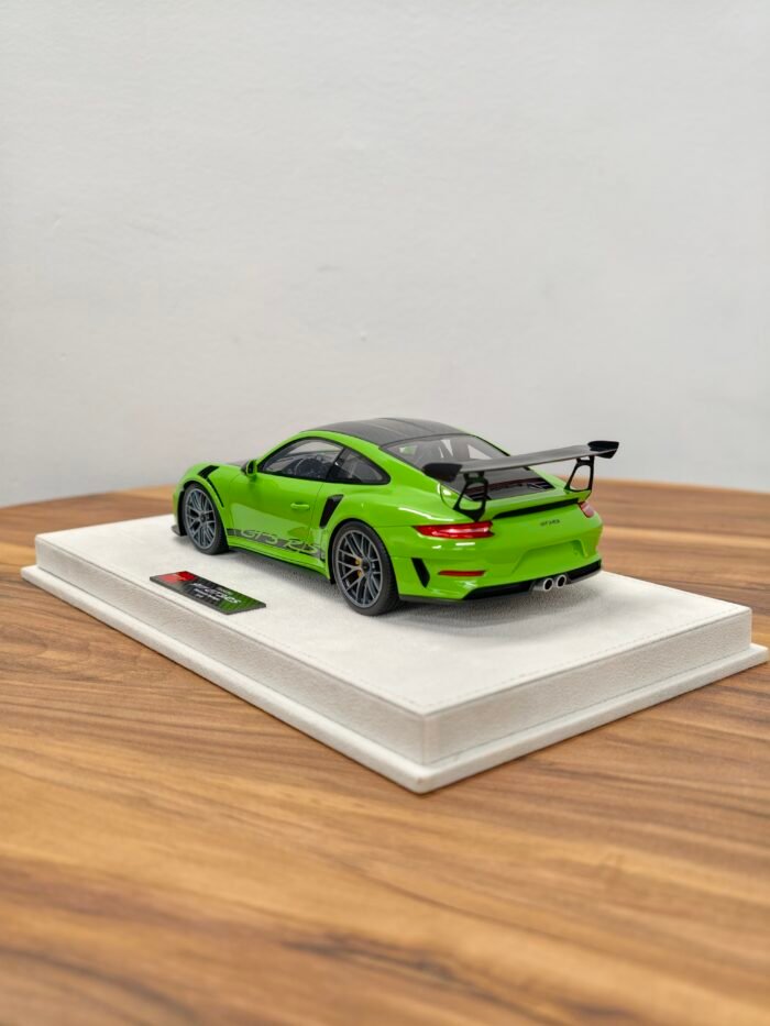 Porsche 911 (991.2) GT3 RS 1:18 Green - Image 4