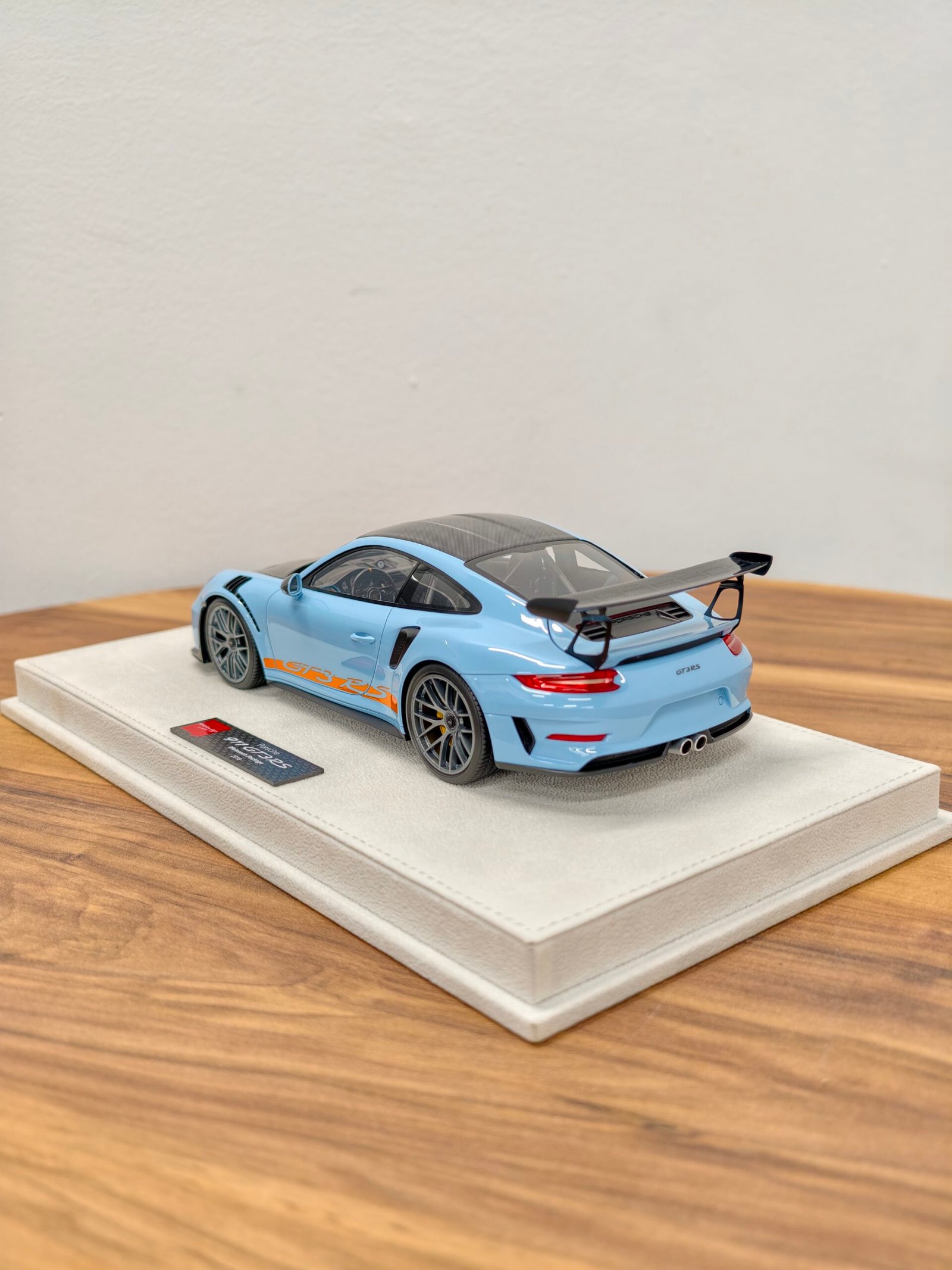 Porsche 911 GT3RS 2018 gulf blue 1:18 - Image 4