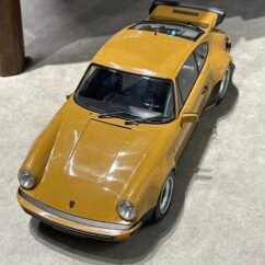 Porsche 911 Turbo-1977 (Tan) 1:12