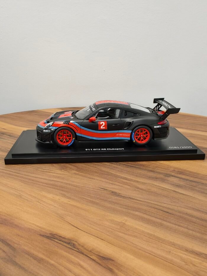 Porsche 911 GT2 RS Clubsport 1:18 Black - Image 3