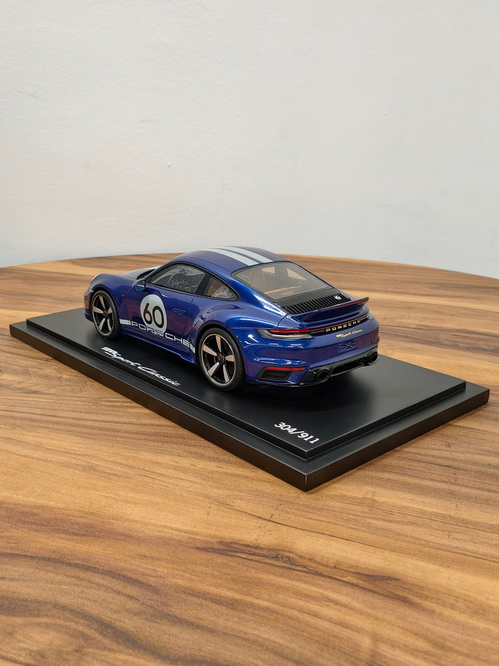 Porsche 911 Sport Classic 1:18 Blue - Image 2