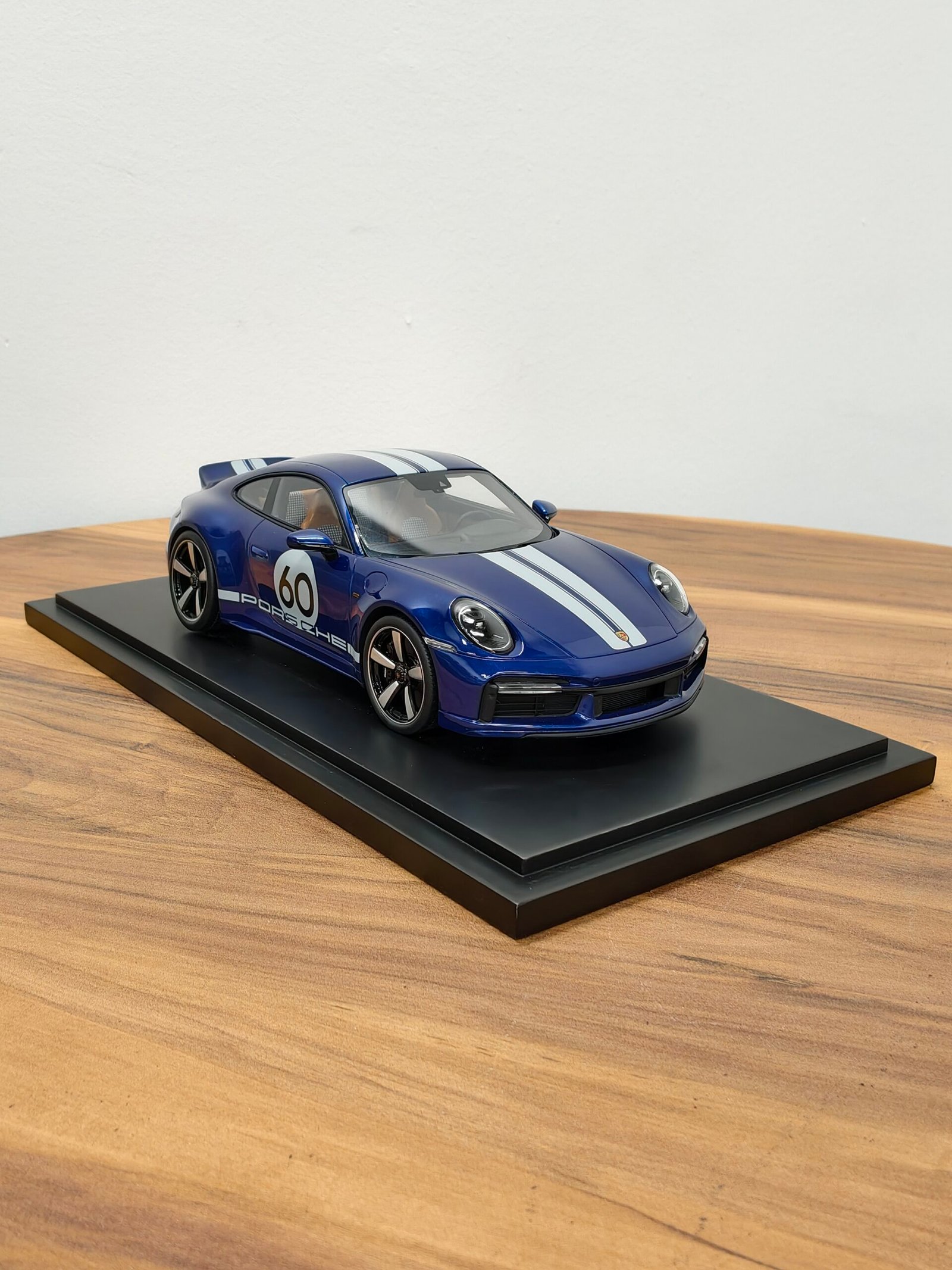 Porsche 911 Sport Classic 1:18 Blue - Image 4