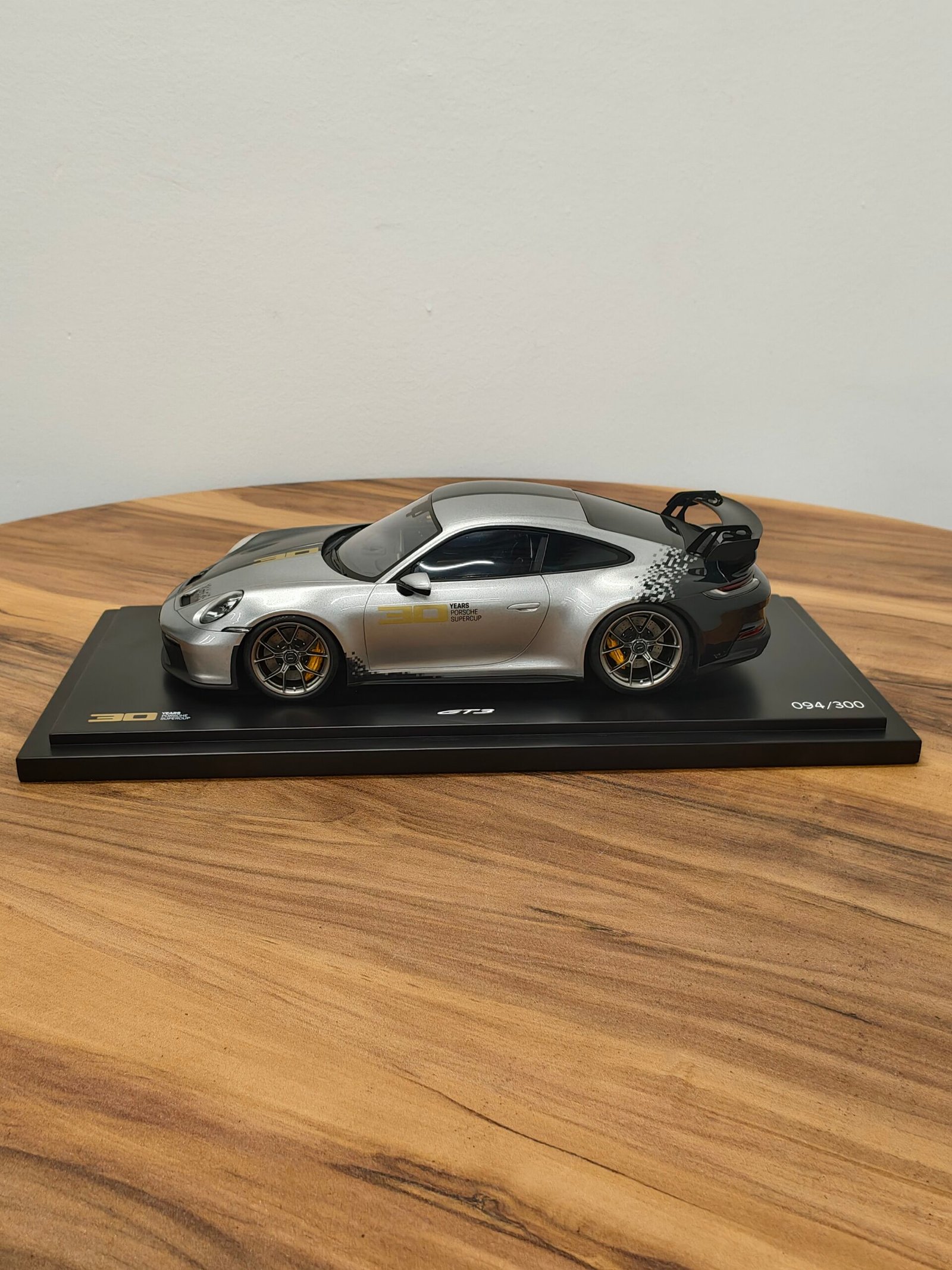 Porsche GT3 30year Supercup 1:18 - Image 3