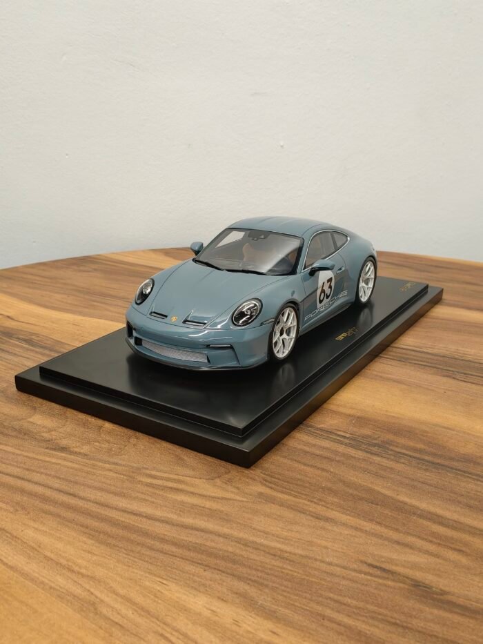 Porsche 911 S/T (Meissen Blue) 1:18