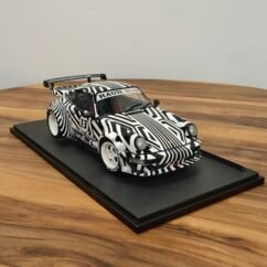 Porsche RWB - The Zebra 1:18 Black & White