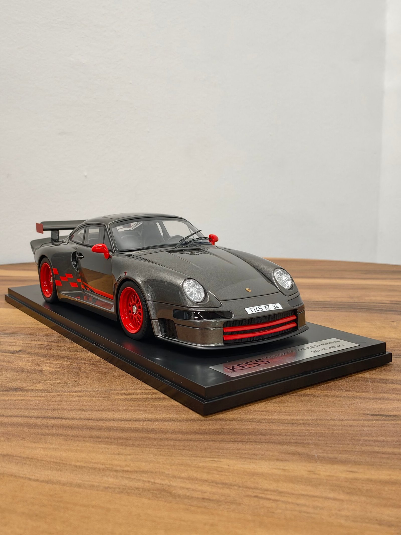 Porsche 911 (993) GT1 Almeras 1:18 Gray - Image 4