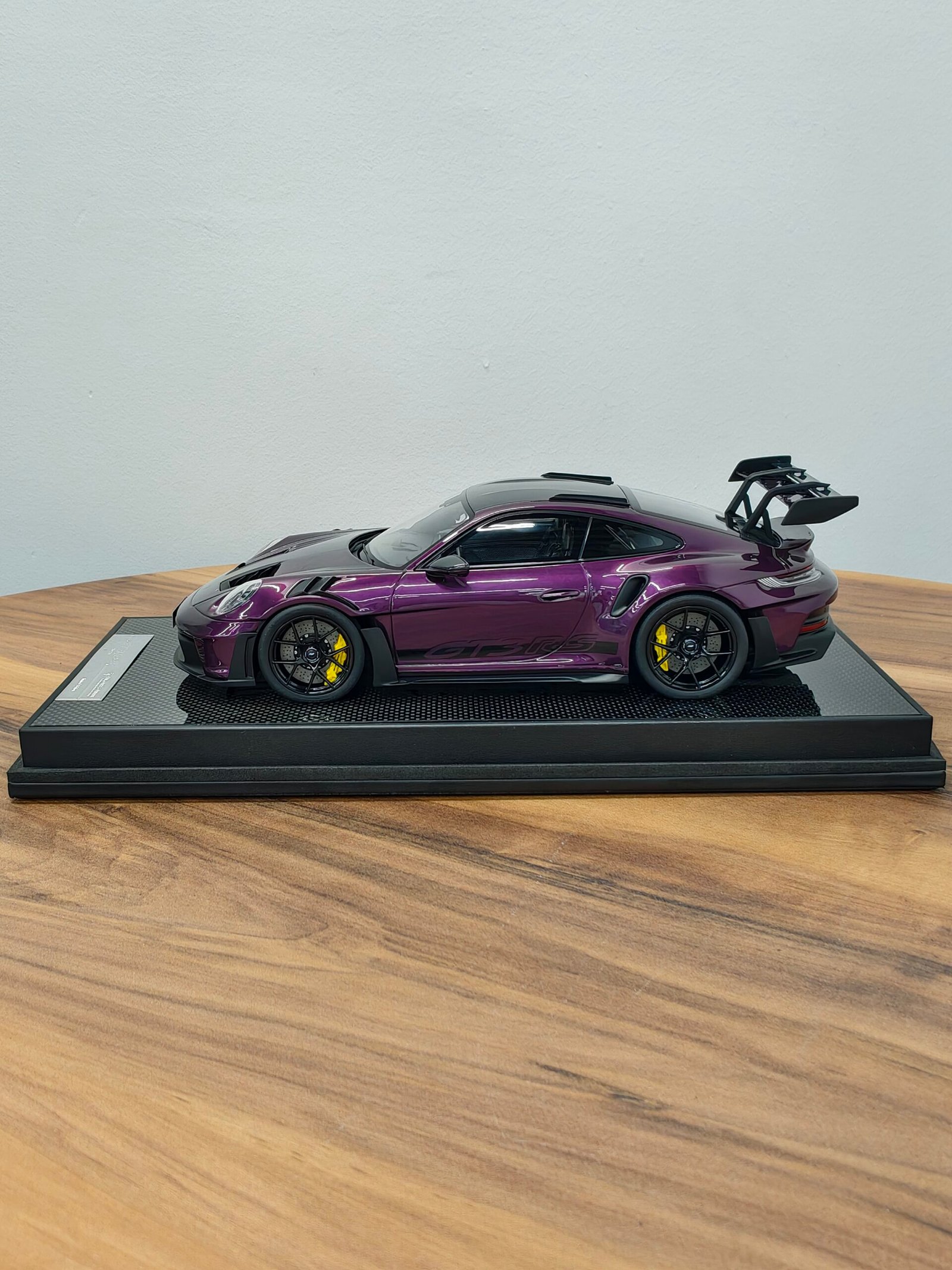 Porsche Gt3 RS 911 (992.1) Midnight Purple 1:18 - Image 3