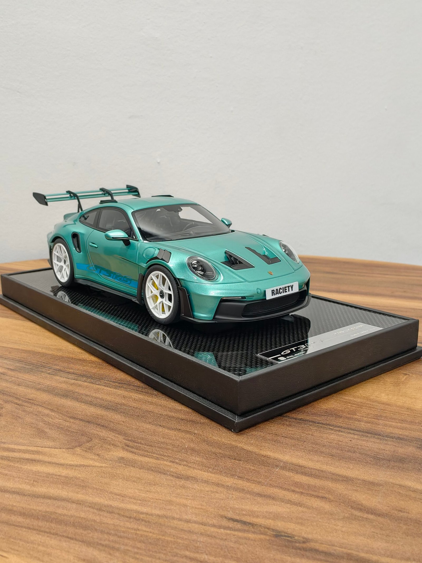 Porsche gt3rs 911(992.1)Tiffany 1:18 - Image 4