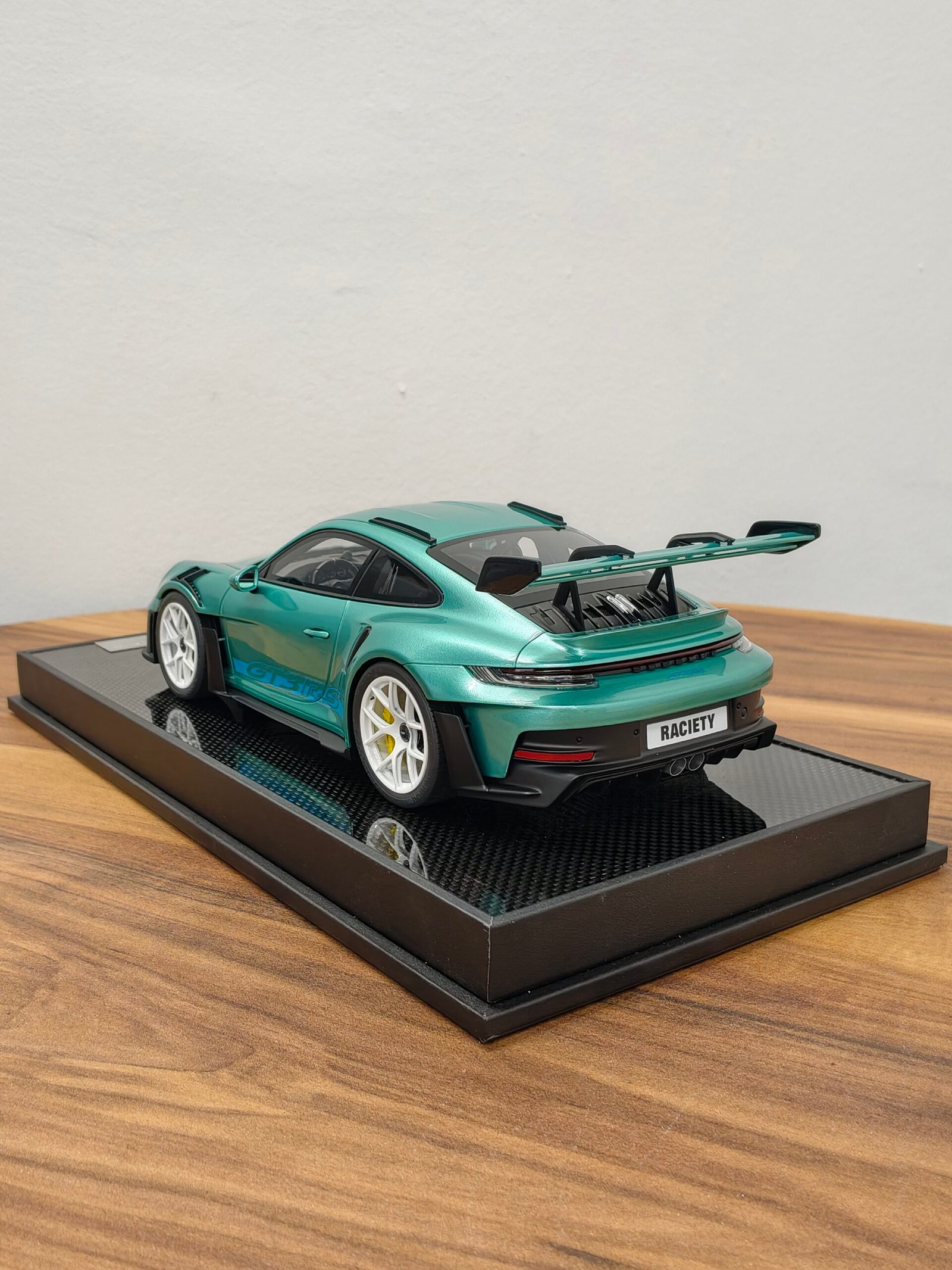 Porsche gt3rs 911(992.1)Tiffany 1:18 - Image 2