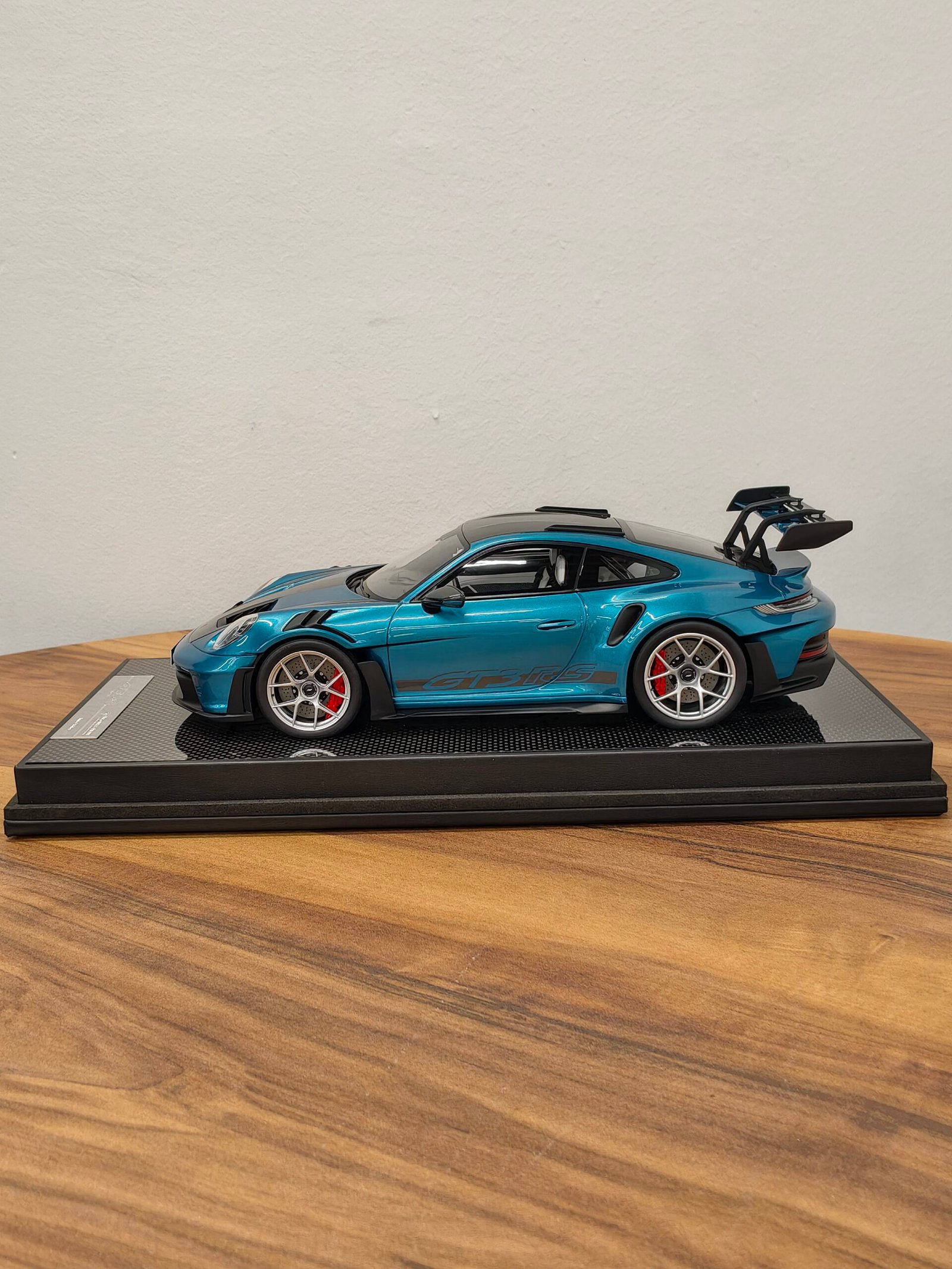 Porsche 992 Gt3 Rs 1:18 Blue - Image 3