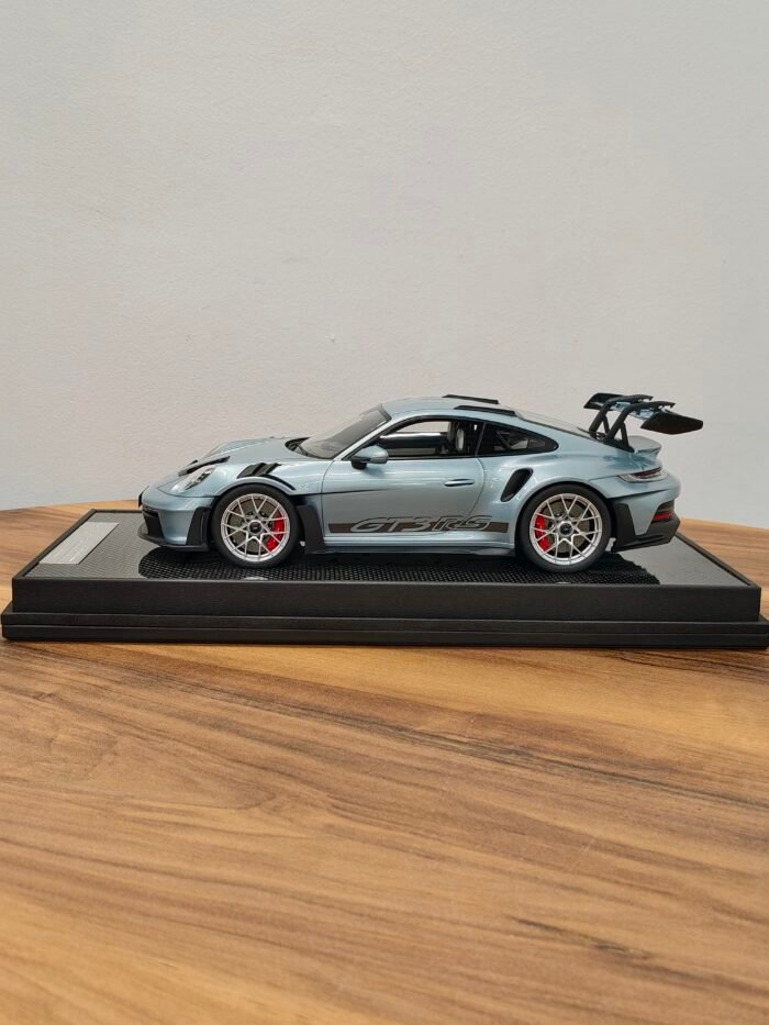 Porsche gt3rs 911(992.1) ice blue 1:18 - Image 3