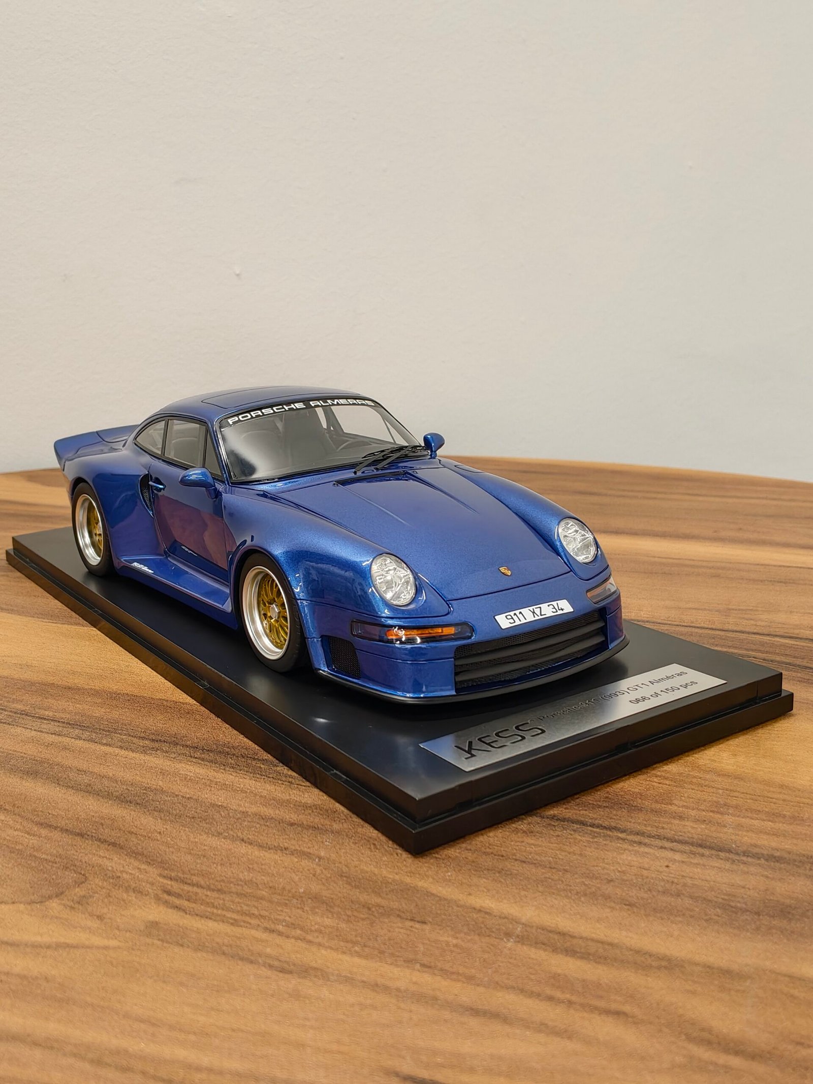 Porsche 911 (993) GT1 Almeras 1:18 Blue - Image 2