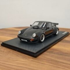 Porsche 911 (930) Turbo (Black) 1:18