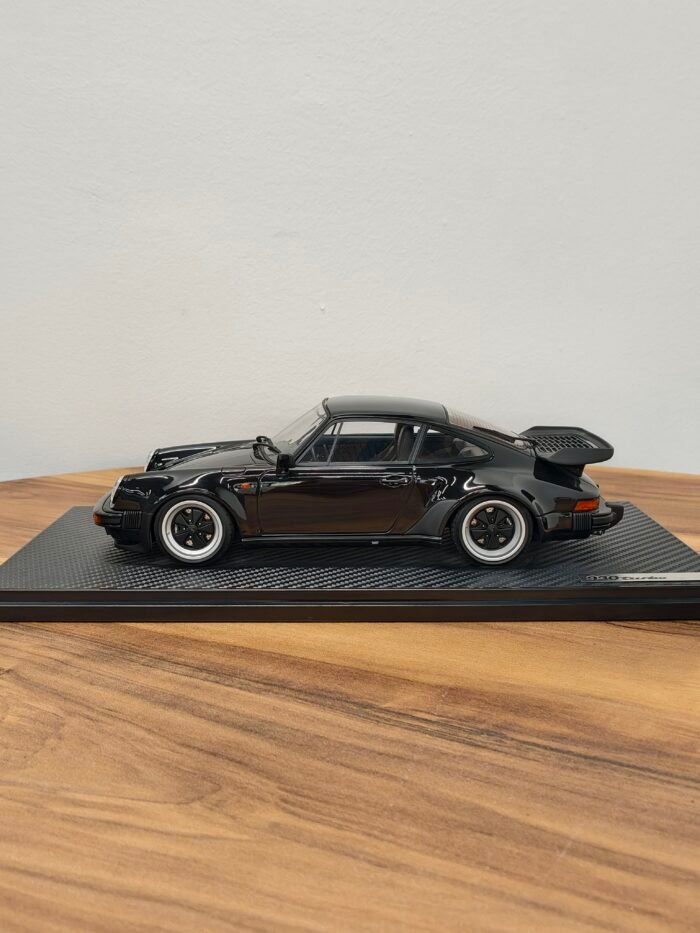 Porsche 911 (930) Turbo (Black) 1:18 - Image 3