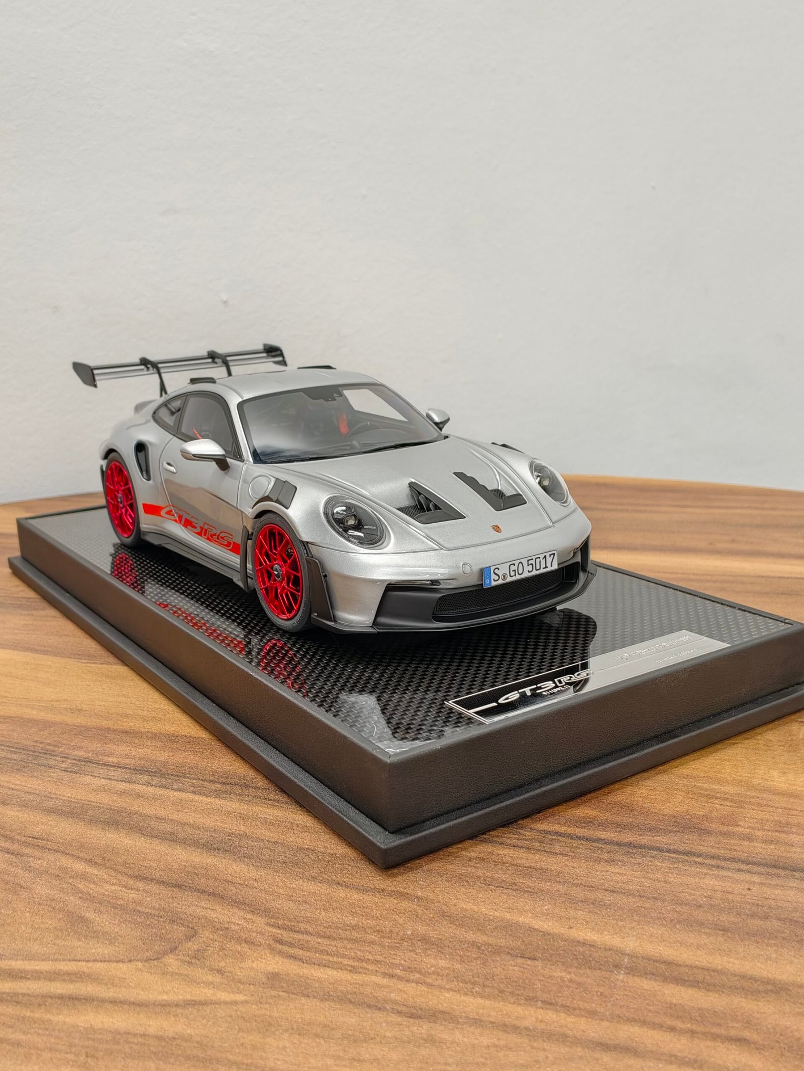 Porsche Gt3rs 911(992.1)silver 1:18 - Image 2