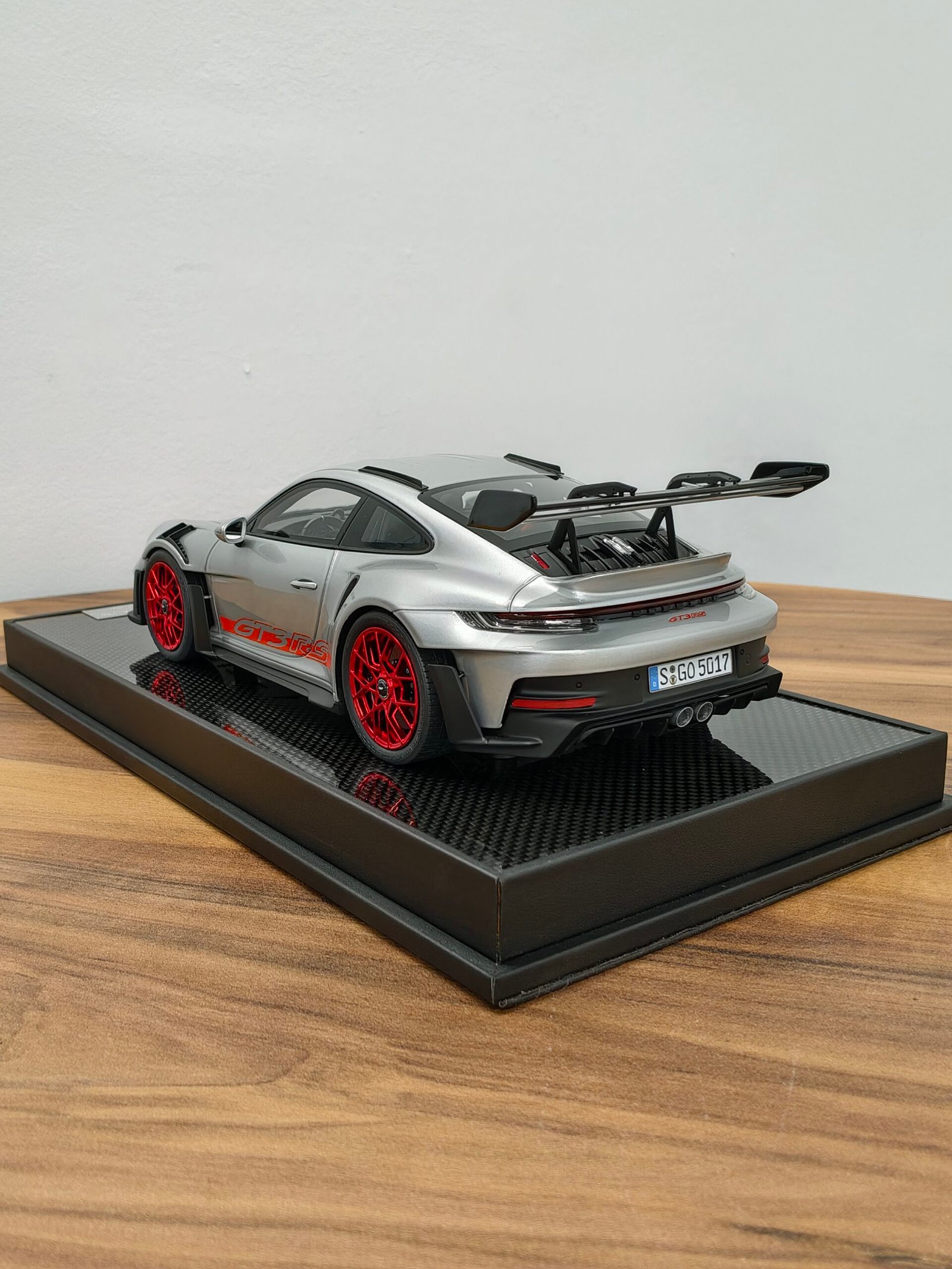 Porsche Gt3rs 911(992.1)silver 1:18 - Image 4