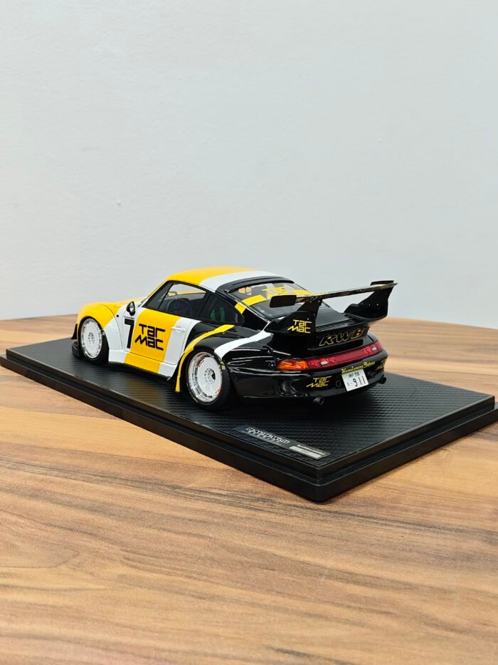 Porsche RWB 993 Yellow 1:18 - Image 2