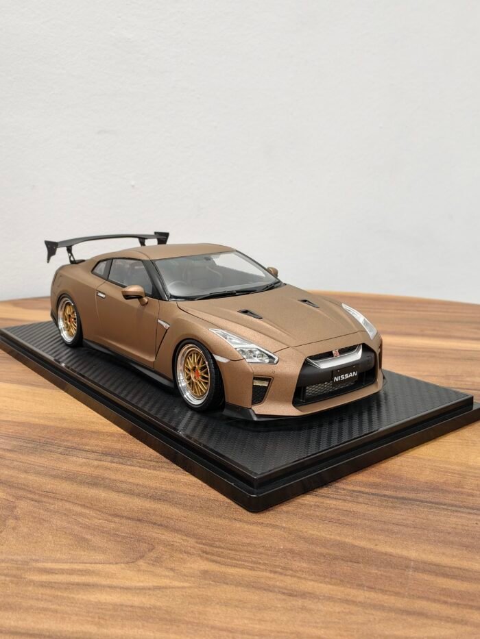 Nissan GT-R R35 Matte Brown 1:18 - Image 2