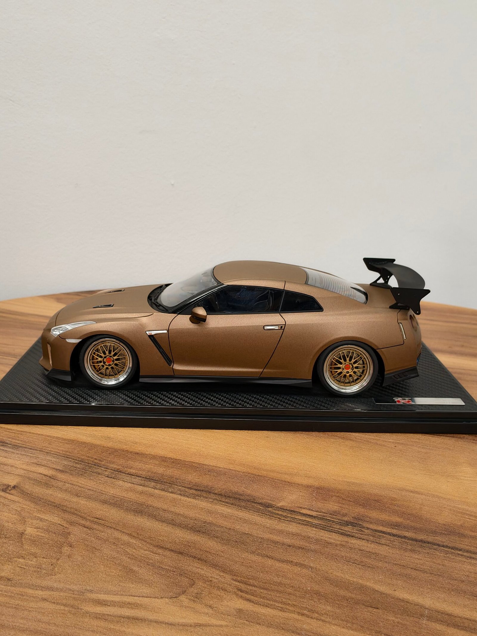 Nissan GT-R R35 Matte Brown 1:18 - Image 3