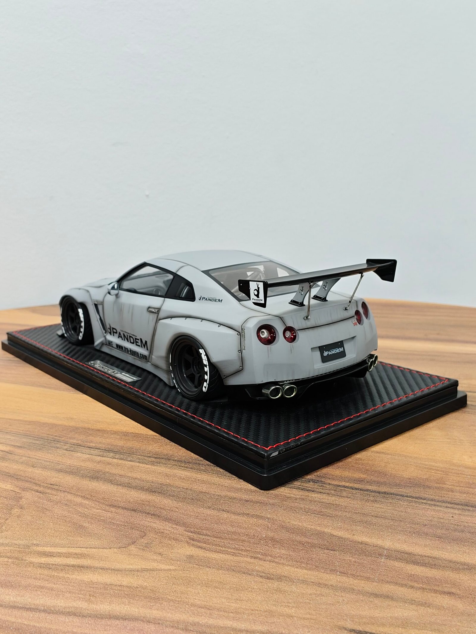 Pandem R35 GT-R 1:18 Matte Gray - Image 4