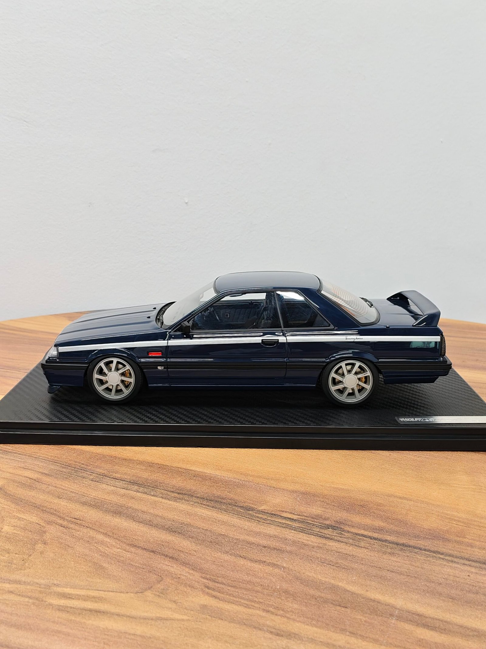 Nissan Skyline GT-R(R31) Dark Blue 1:18 - Image 3