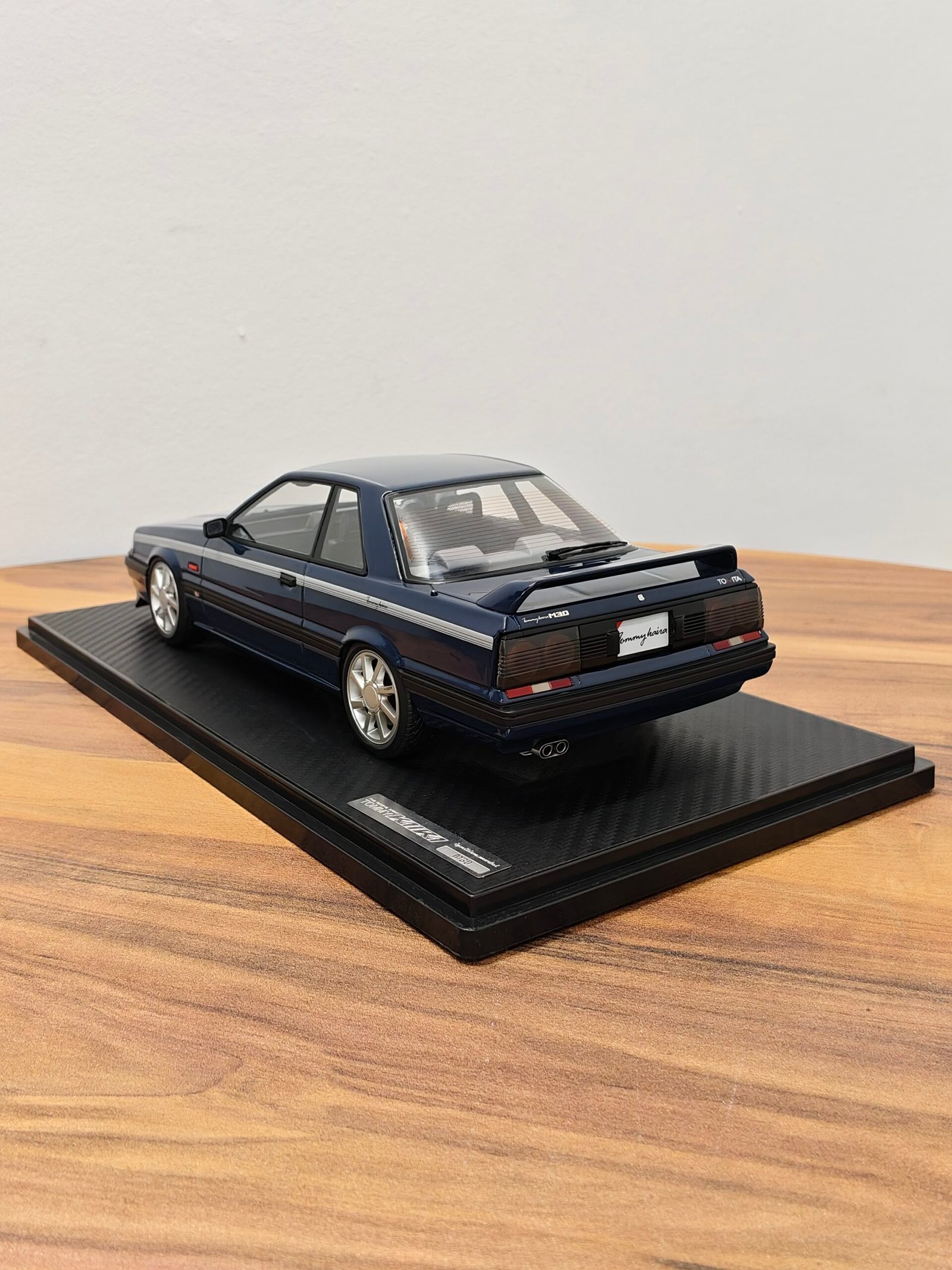 Nissan Skyline GT-R(R31) Dark Blue 1:18 - Image 4