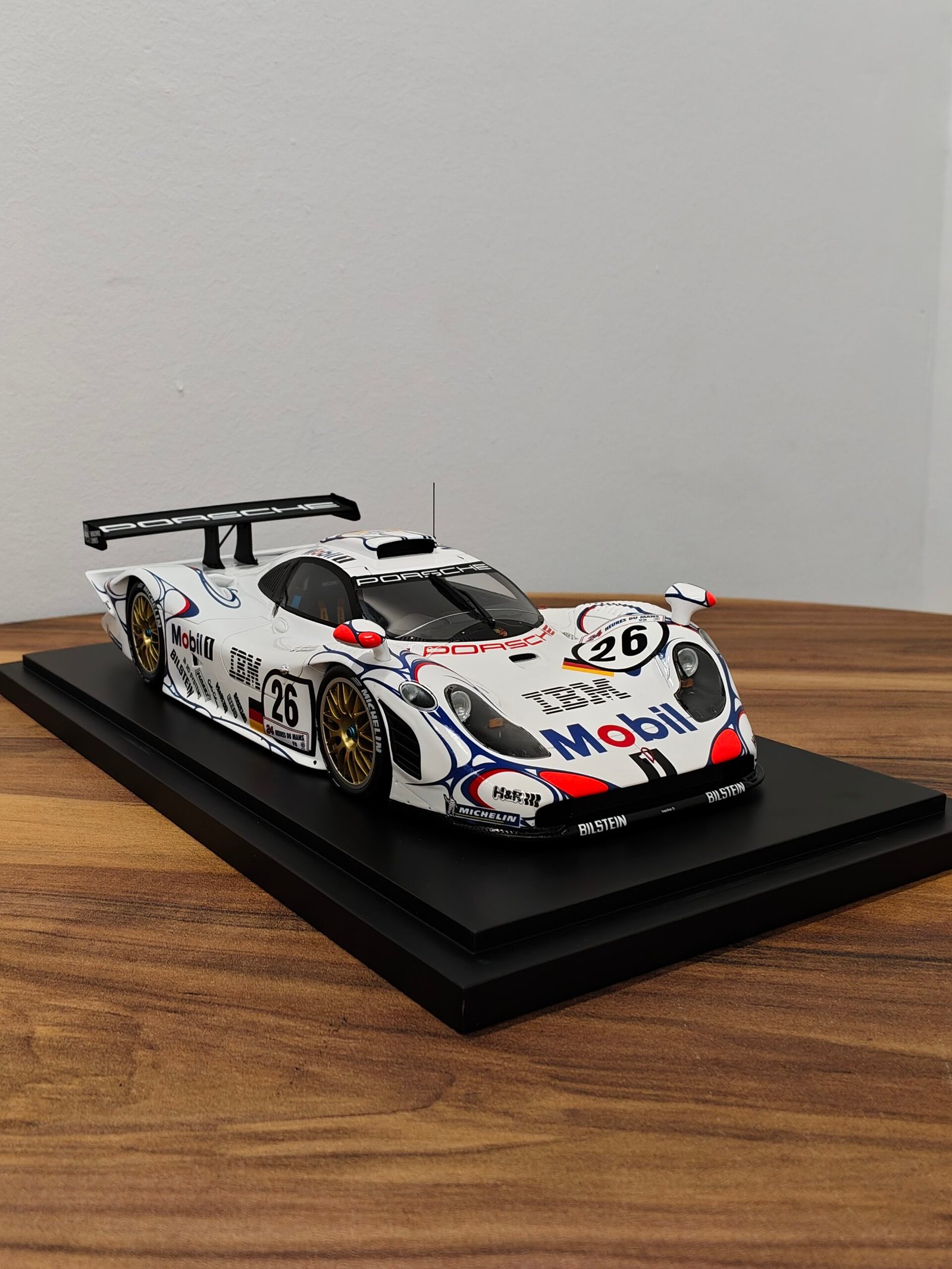 Porsche 991 GT1/98 White 1:18 - Image 2