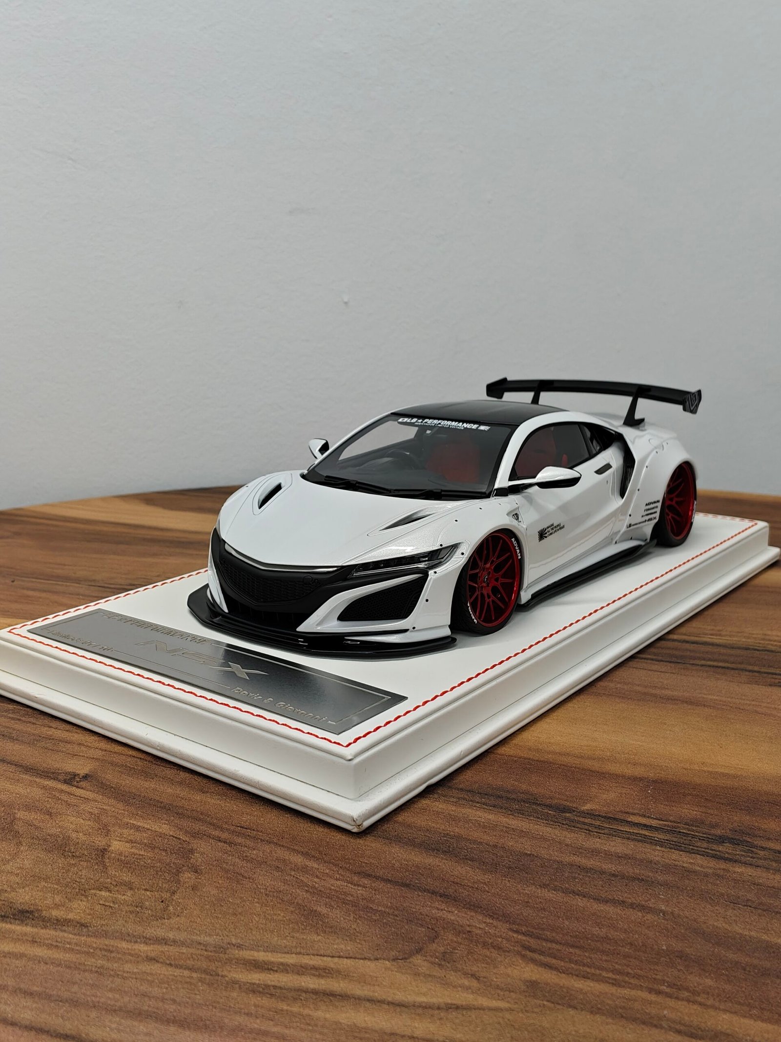 LB Performance NSX Pearl White 1:18