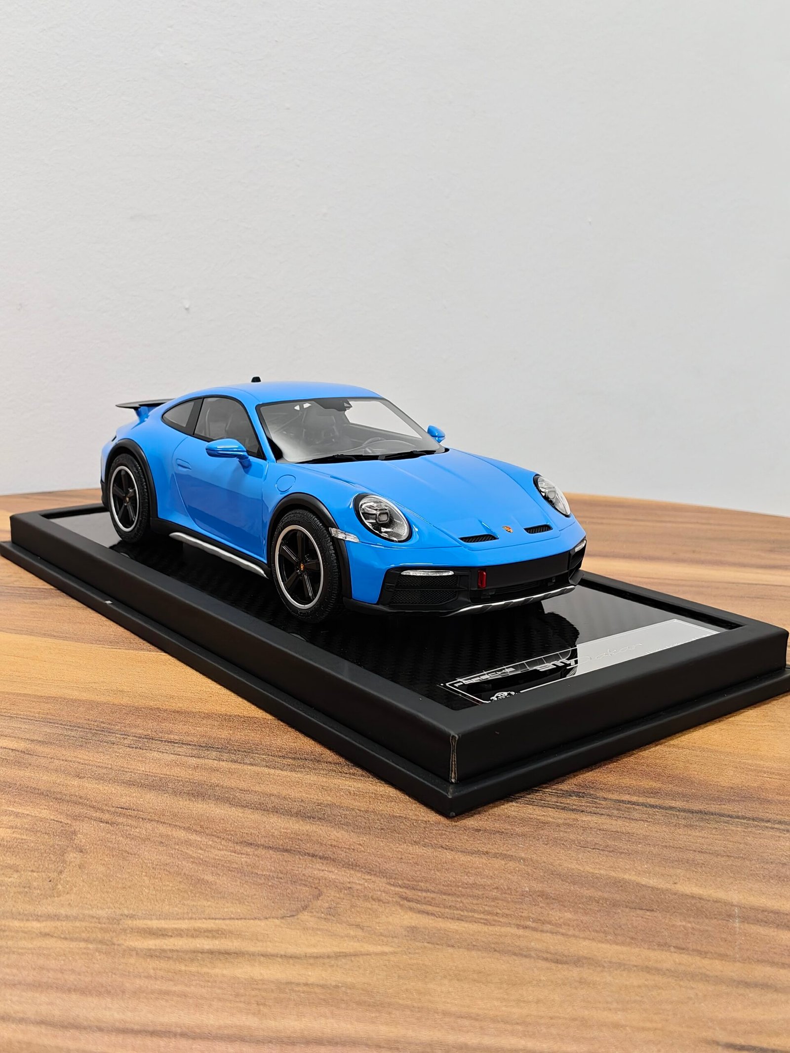 Porsche 911 Dakar 1:18 Blue - Image 2