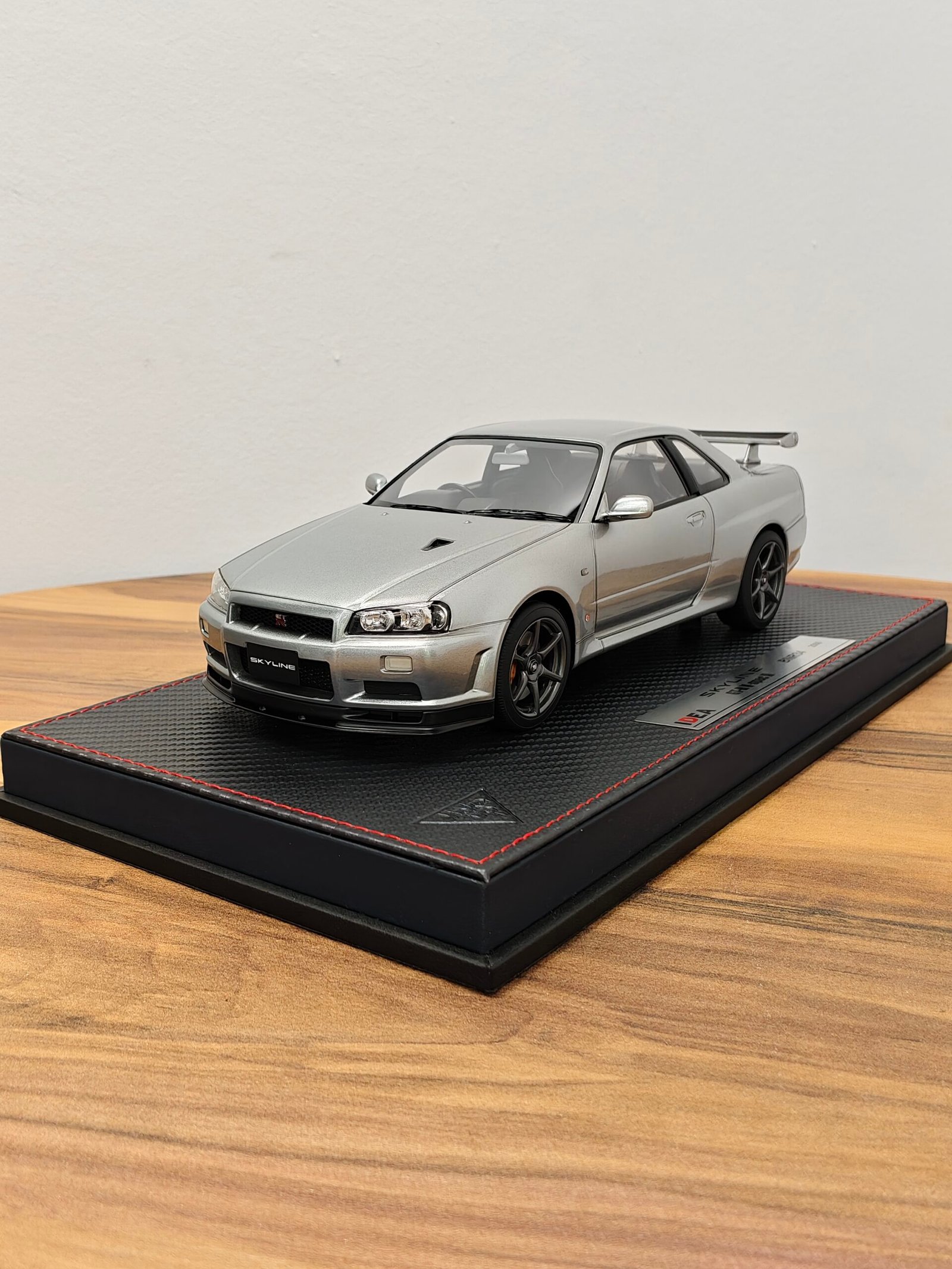 Nissan Skyline GT-R V Spec II (BNR34) 2000 Gray 1:18