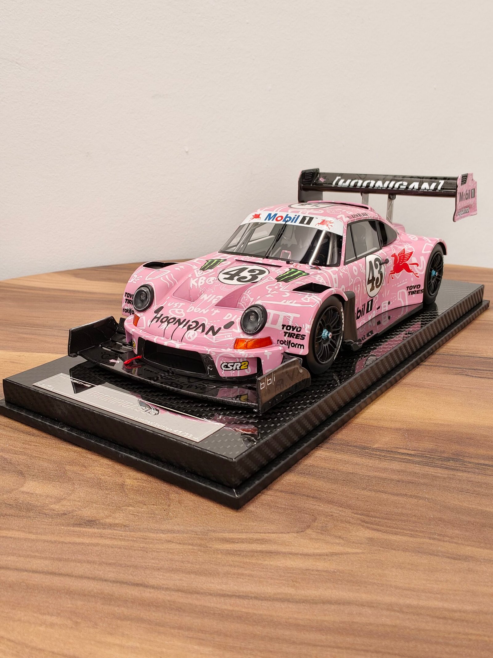 Porsche Hoonpigasus 1:18 Pink