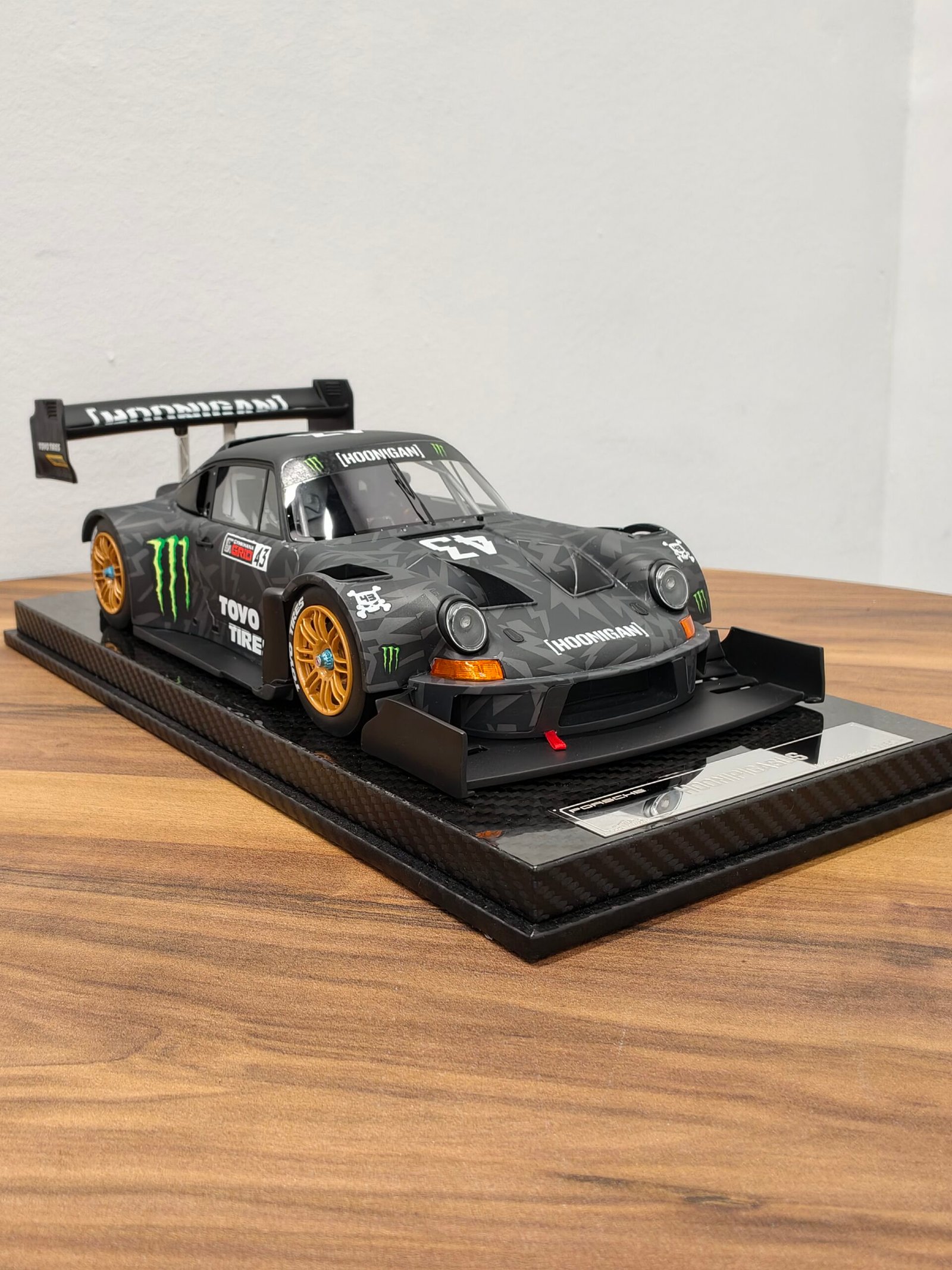 Porsche Hoonpigasus 1:18 Black - Image 2