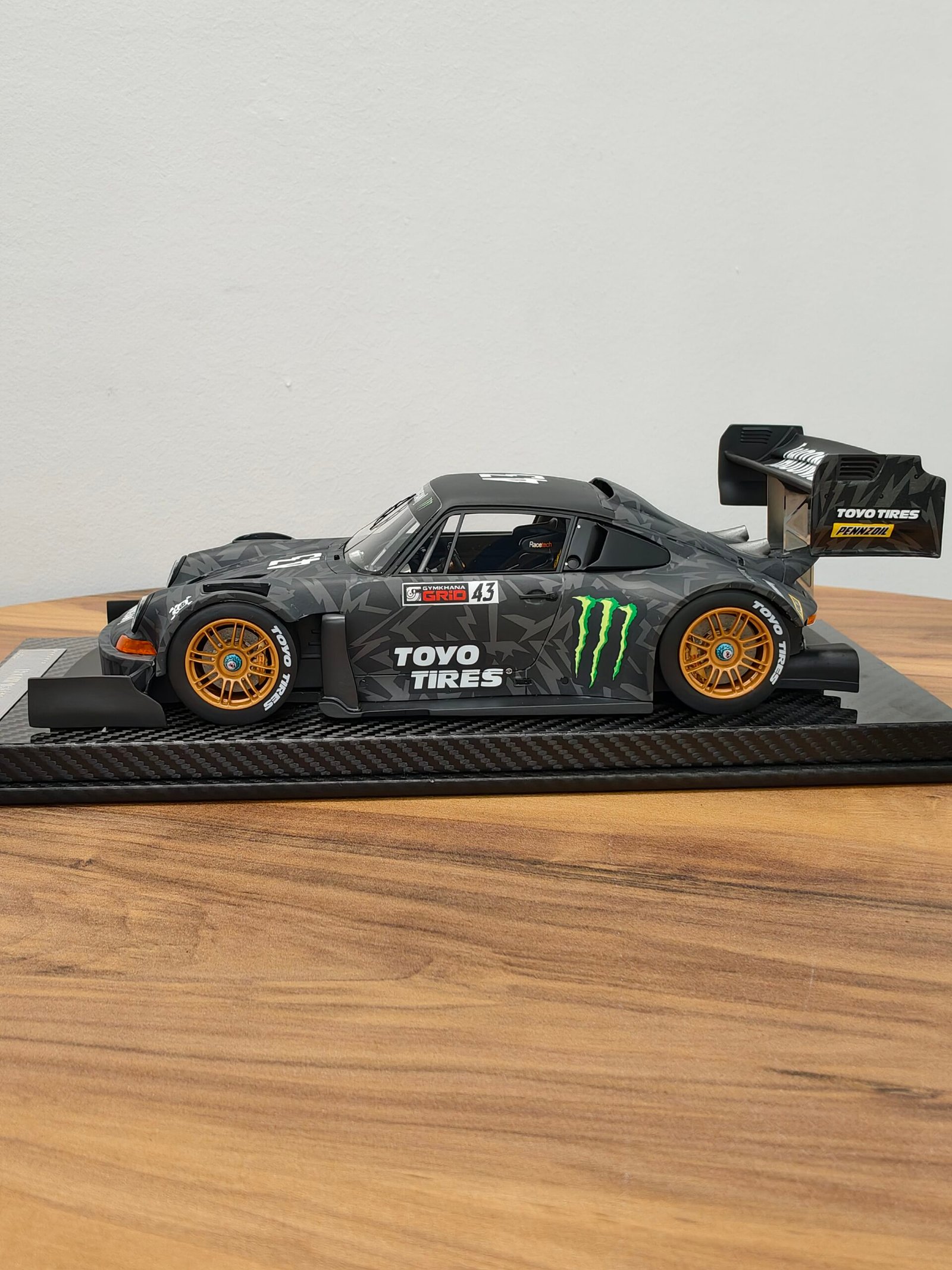 Porsche Hoonpigasus 1:18 Black - Image 3