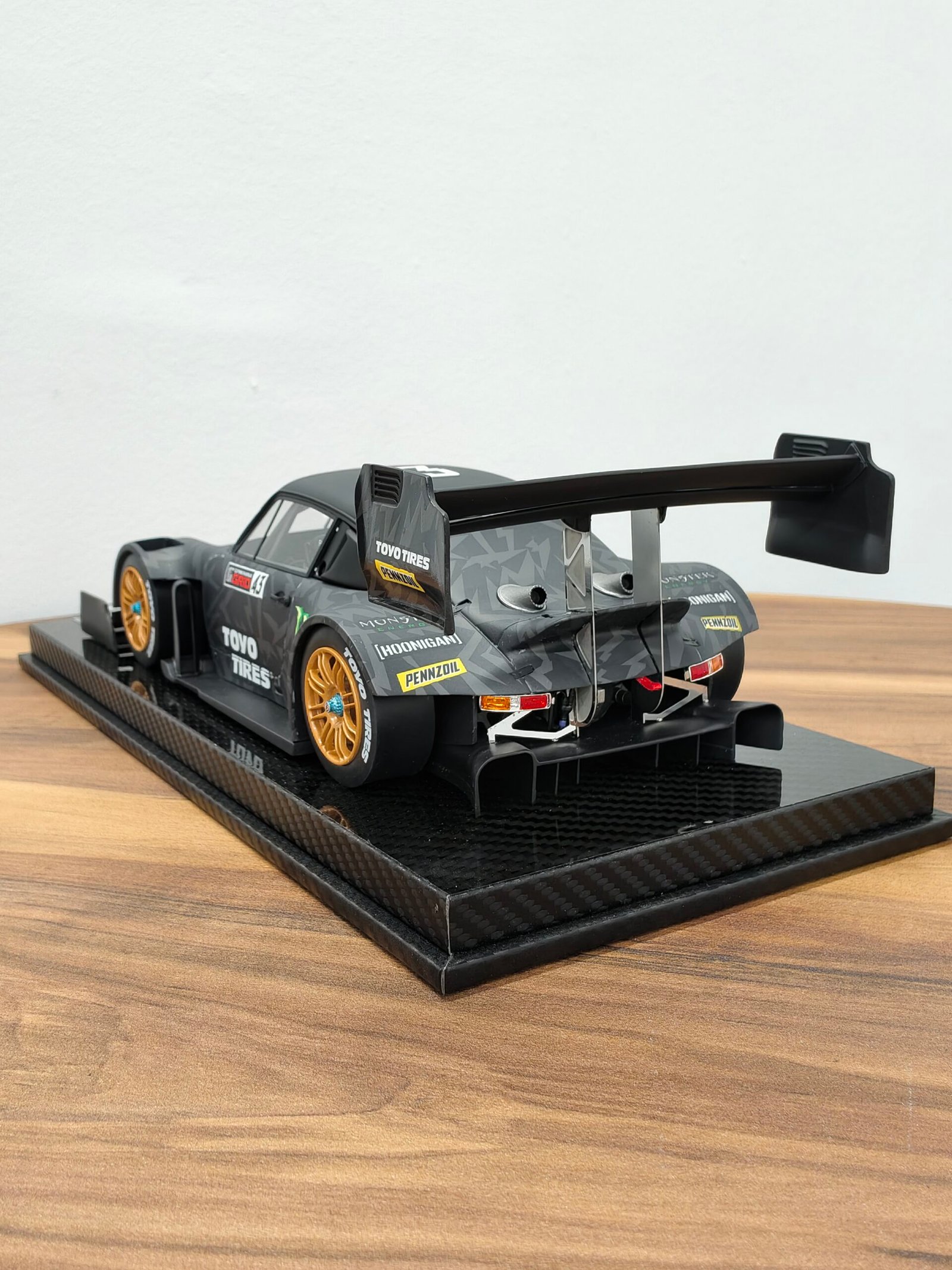 Porsche Hoonpigasus 1:18 Black - Image 4