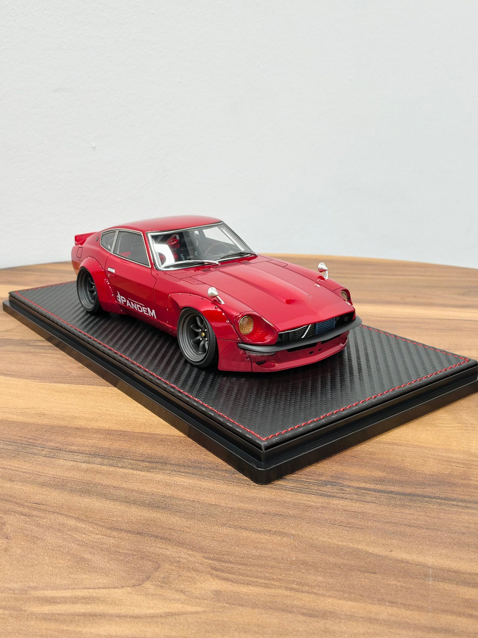 Pandem S30 Z 1:18 Red Metallic - Image 2