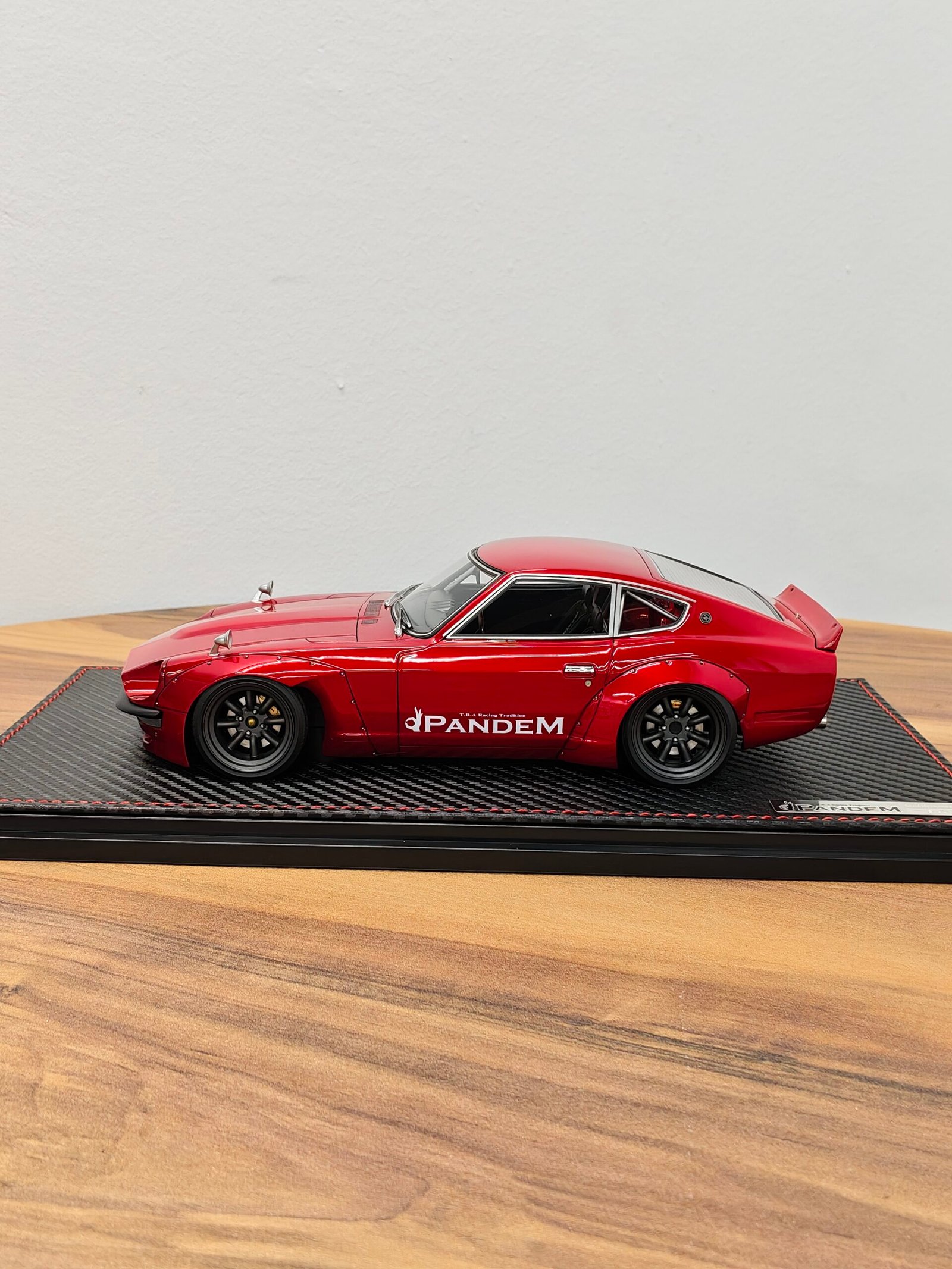Pandem S30 Z 1:18 Red Metallic - Image 3