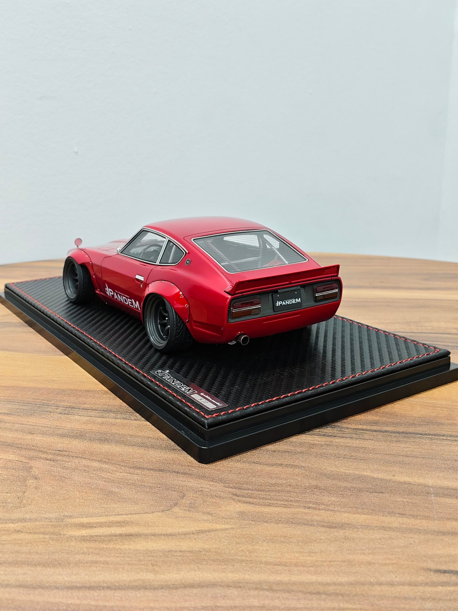 Pandem S30 Z 1:18 Red Metallic - Image 4