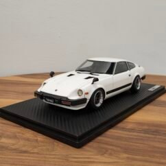 Nissan Fairlady Z 1:18 White