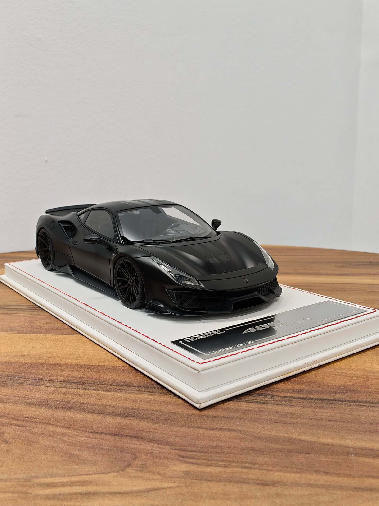 Ferrari Novitec 488 Pista 1:18 Black - Image 2