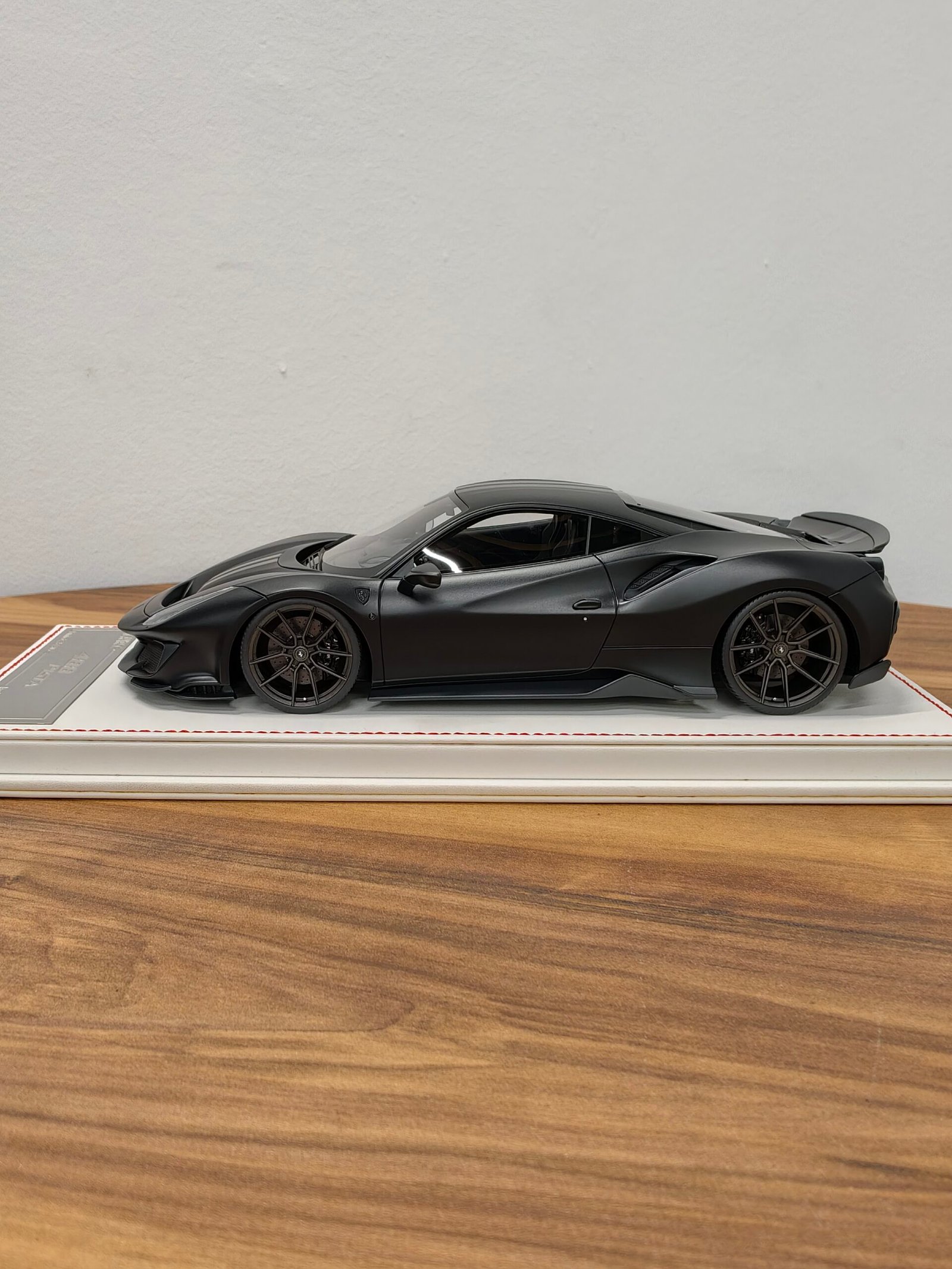 Ferrari Novitec 488 Pista 1:18 Black - Image 3