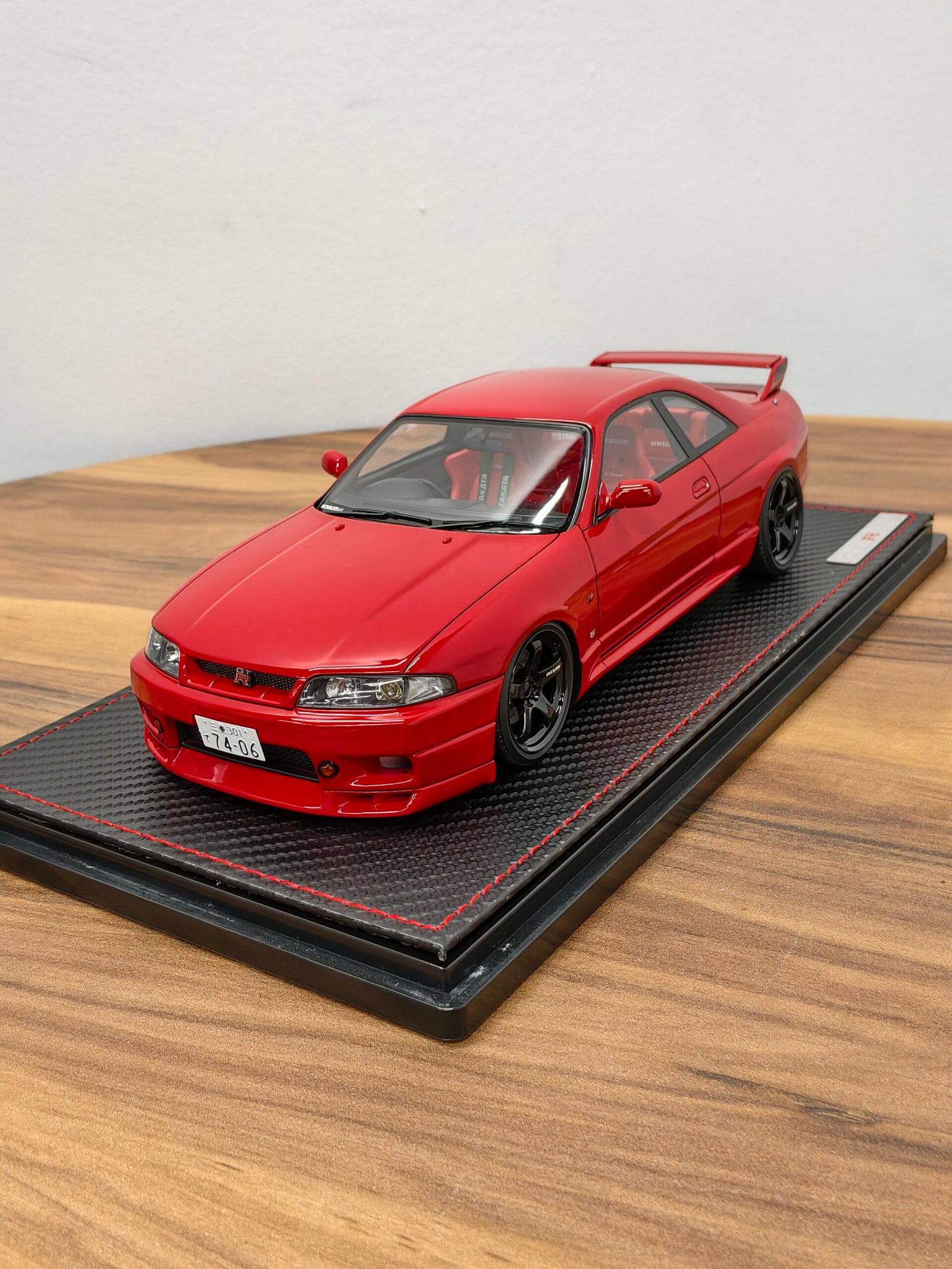 Nissan Skyline GT-R R33 Red 1:18