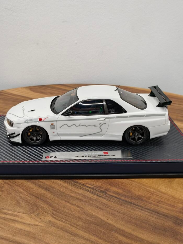 Nissan Skyline GT-R V Spec N1 (BNR34) 2021 White 1:18 - Image 3